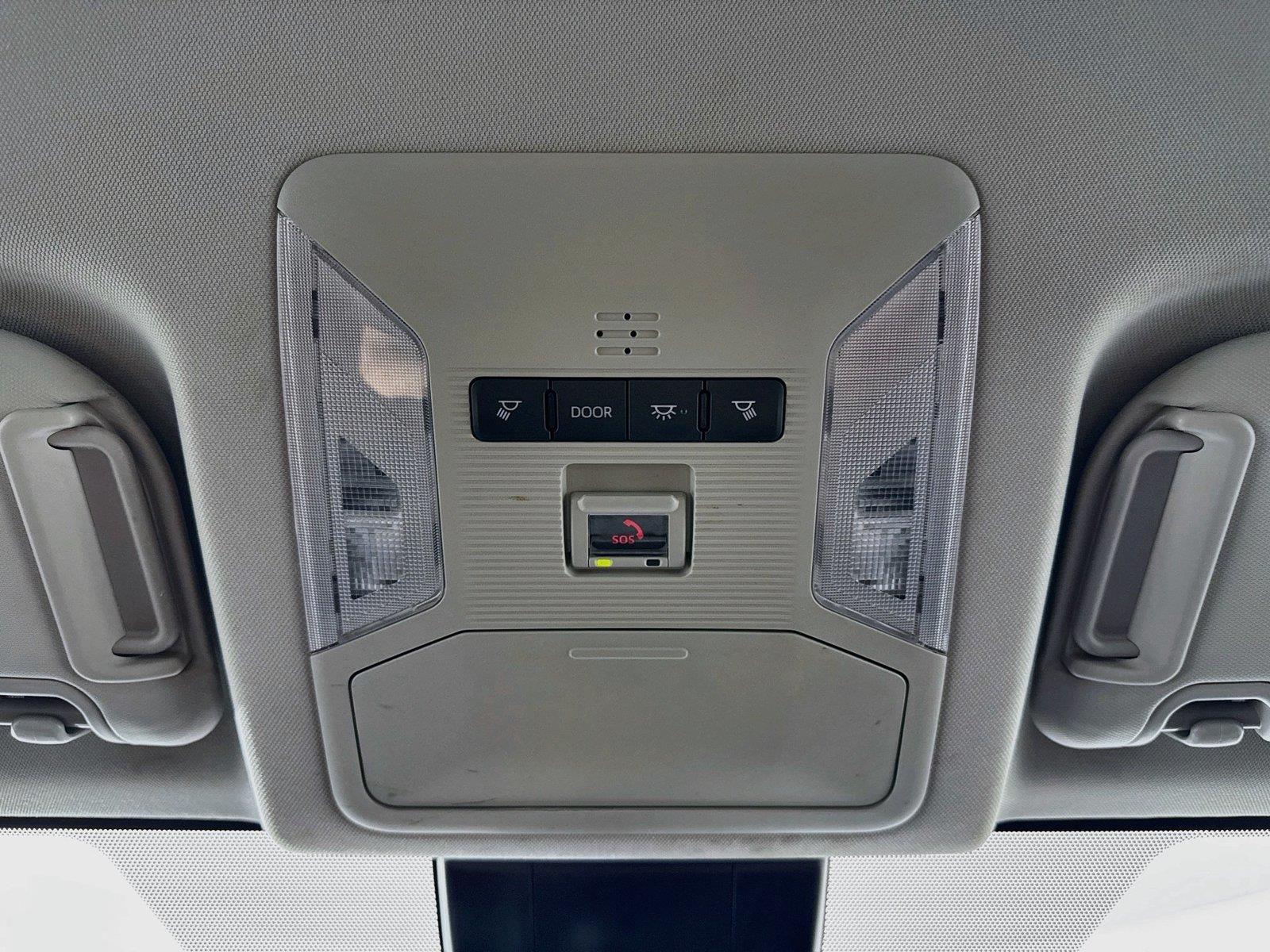 2025 Toyota RAV4 XLE photo 5
