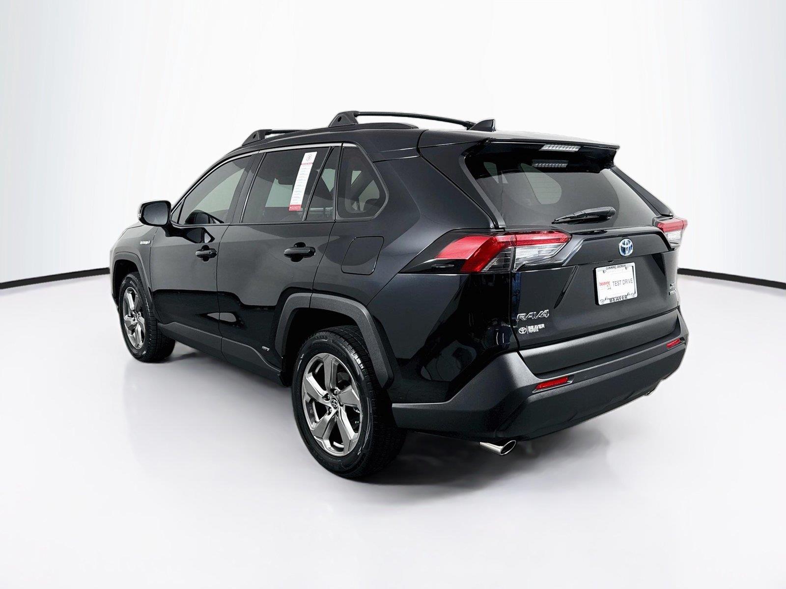 2021 Toyota RAV4 Hybrid XLE Premium photo 11