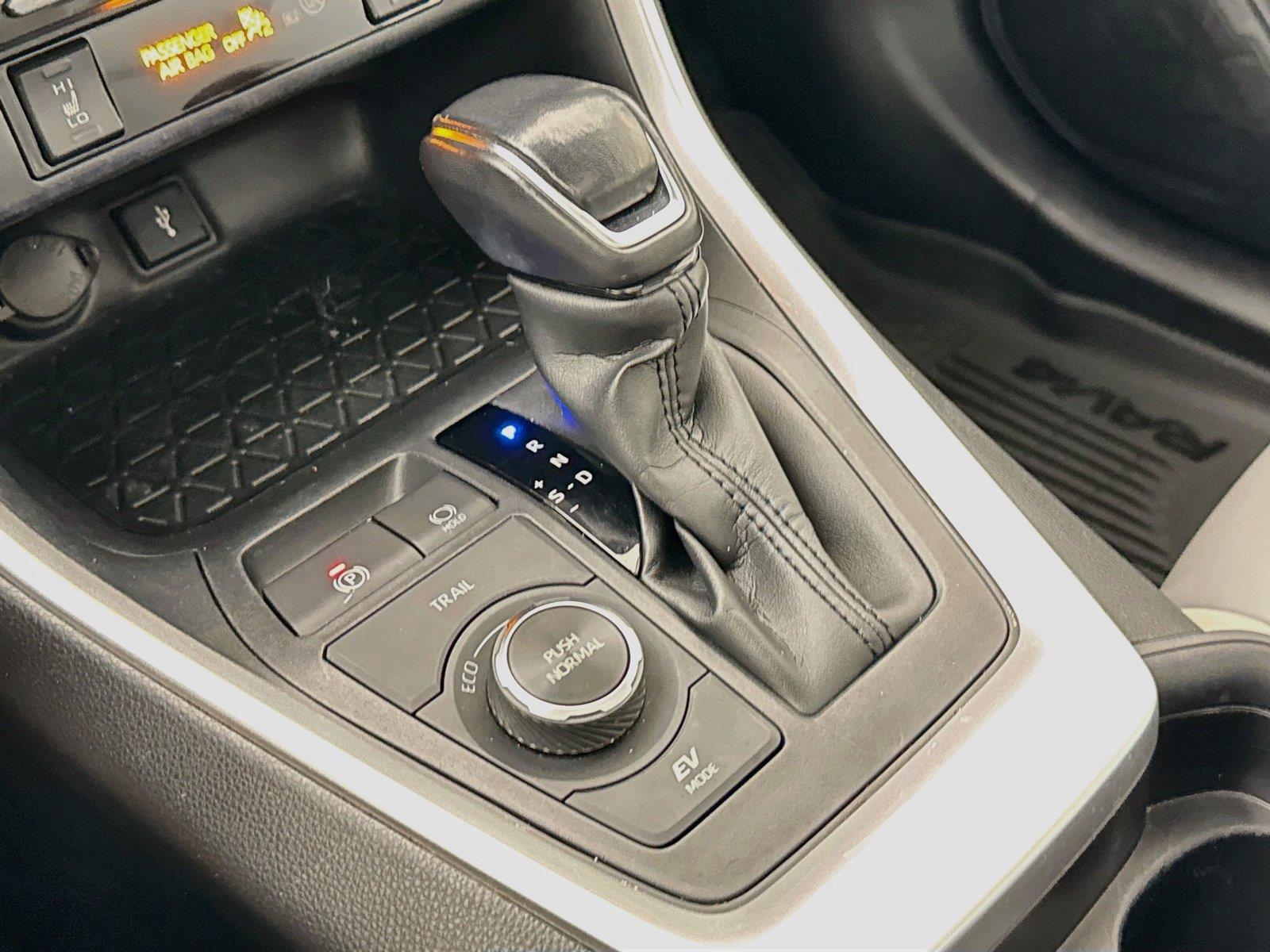 2021 Toyota RAV4 Hybrid XLE Premium photo 25
