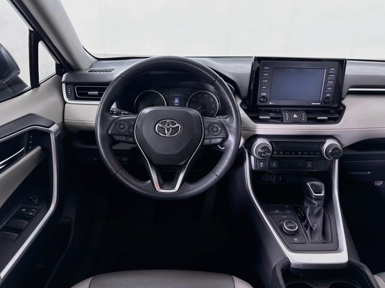 2021 Toyota RAV4 Hybrid XLE Premium photo 31