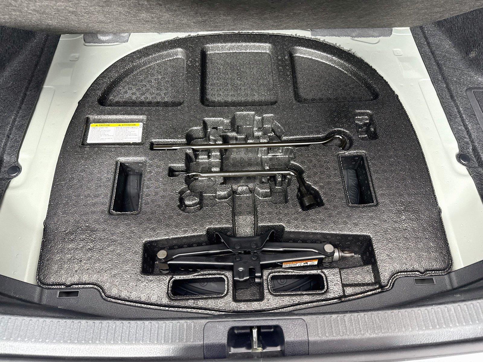 2025 Toyota Camry LE photo 38
