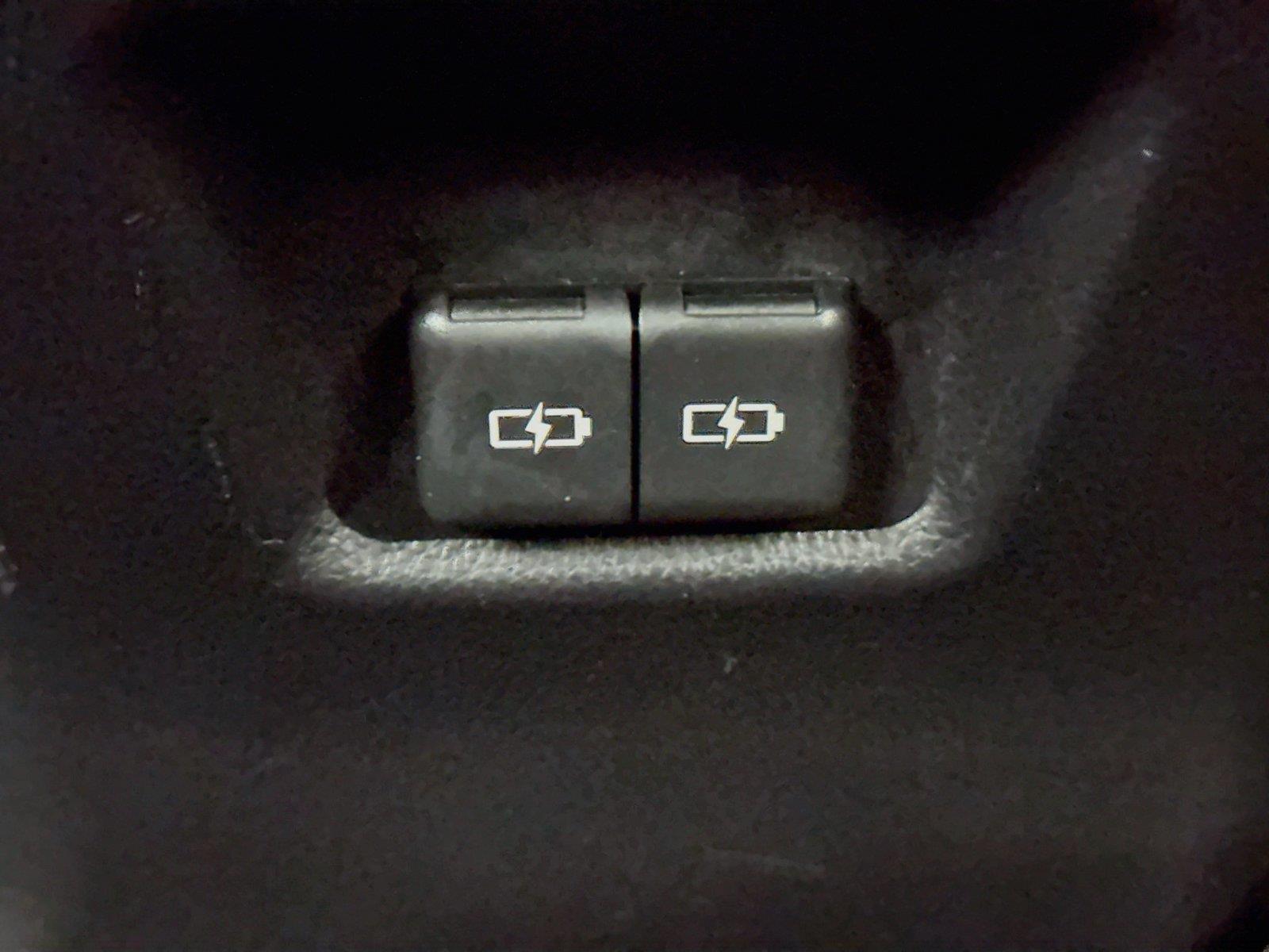 2025 Toyota RAV4 XLE photo 34
