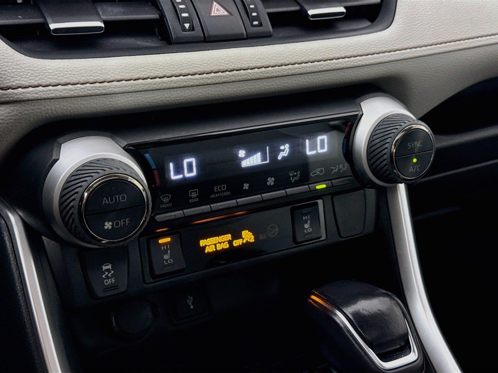 2021 Toyota RAV4 Hybrid XLE Premium photo 24