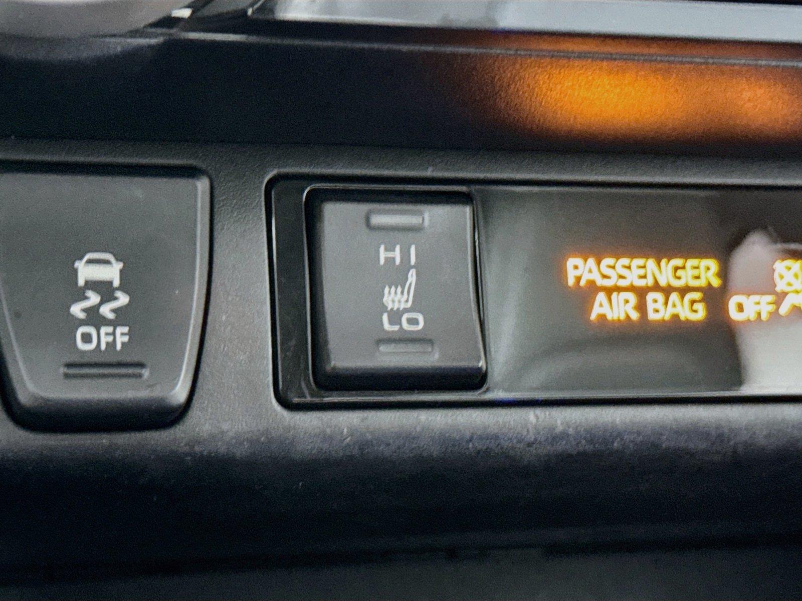 2021 Toyota RAV4 Hybrid XLE Premium photo 6