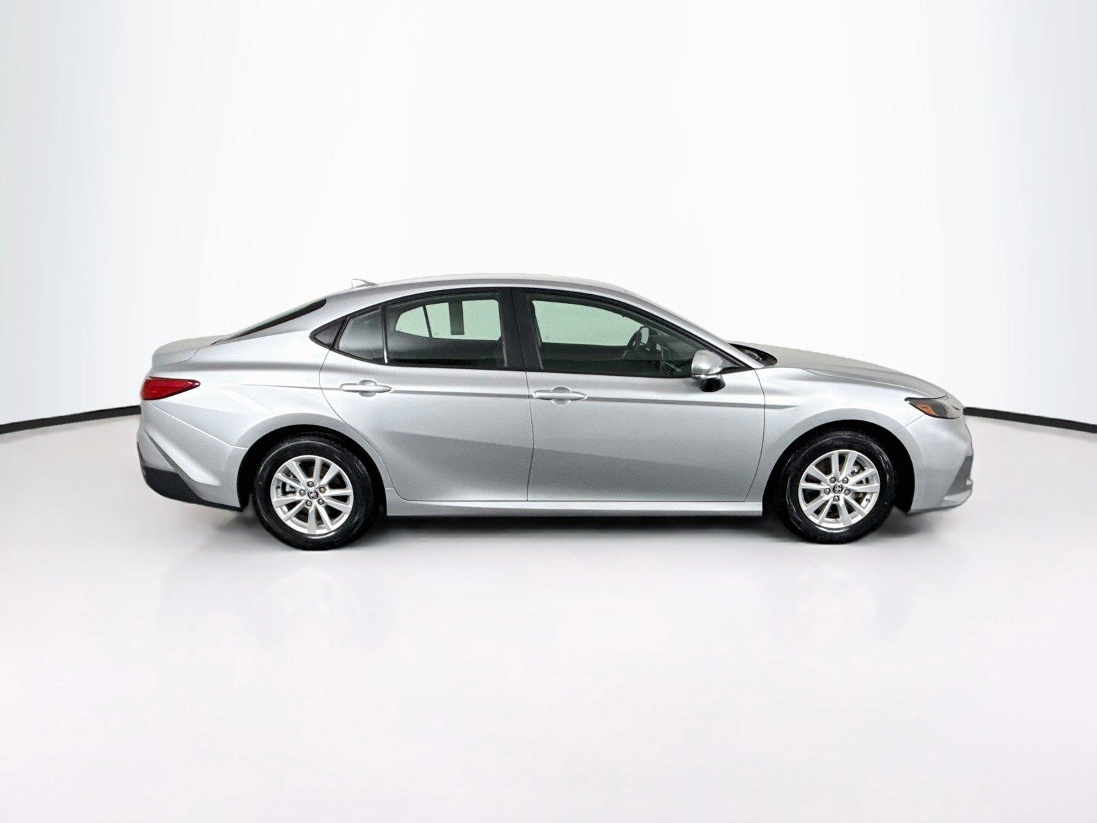 2025 Toyota Camry LE photo 9