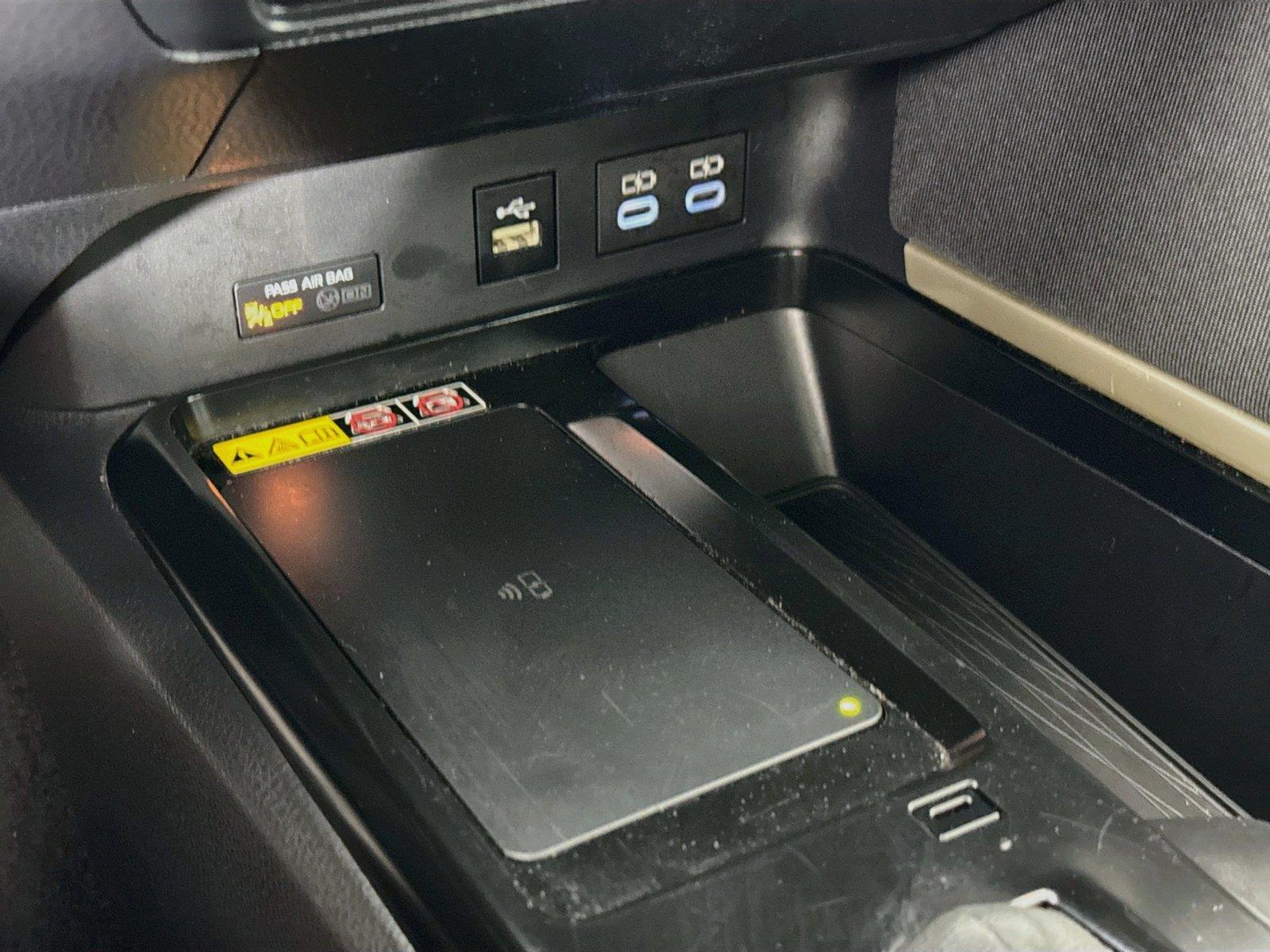2025 Toyota Camry LE photo 25
