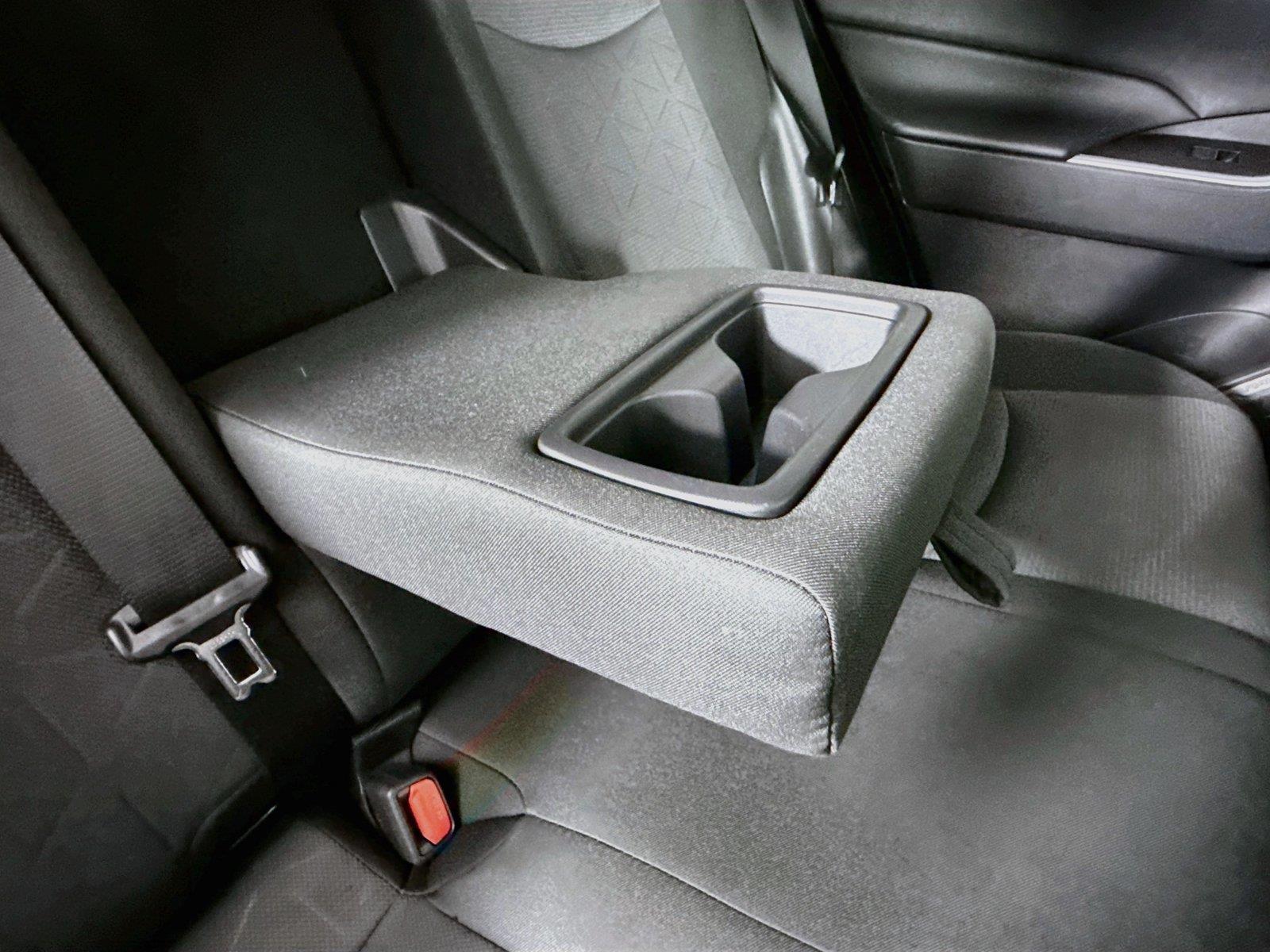 2025 Toyota RAV4 XLE photo 38