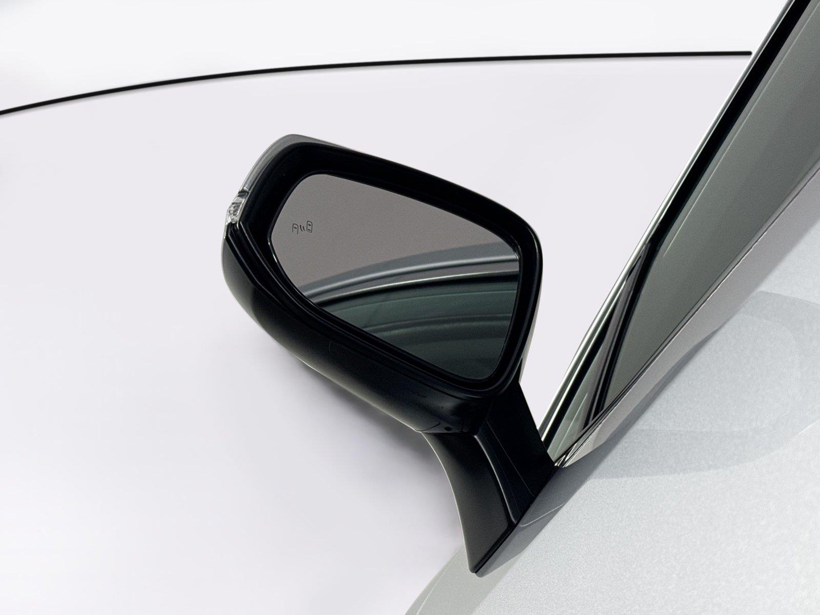 2025 Toyota RAV4 XLE photo 4