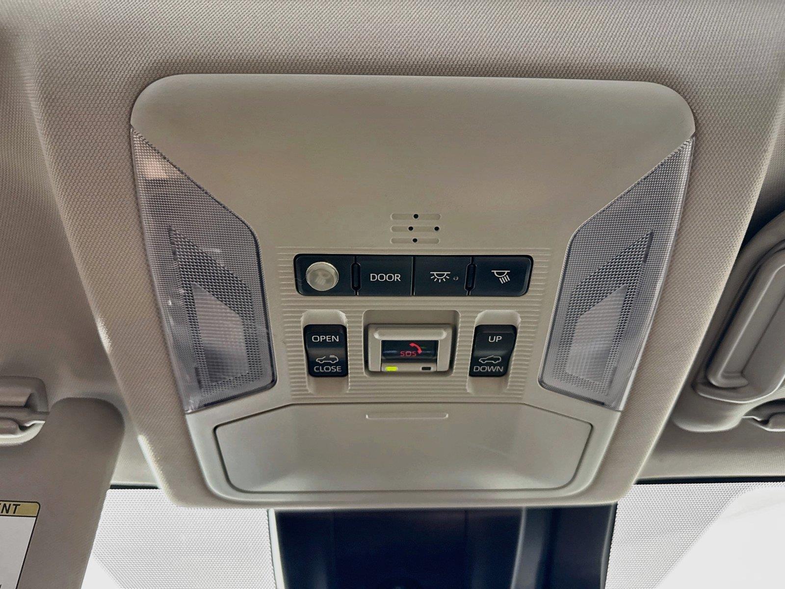 2021 Toyota RAV4 Hybrid XLE Premium photo 21