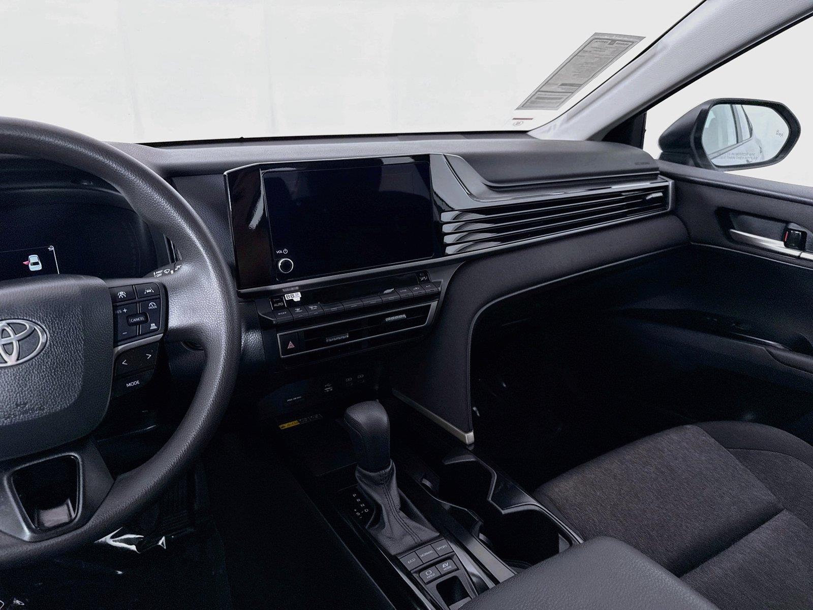 2025 Toyota Camry LE photo 31