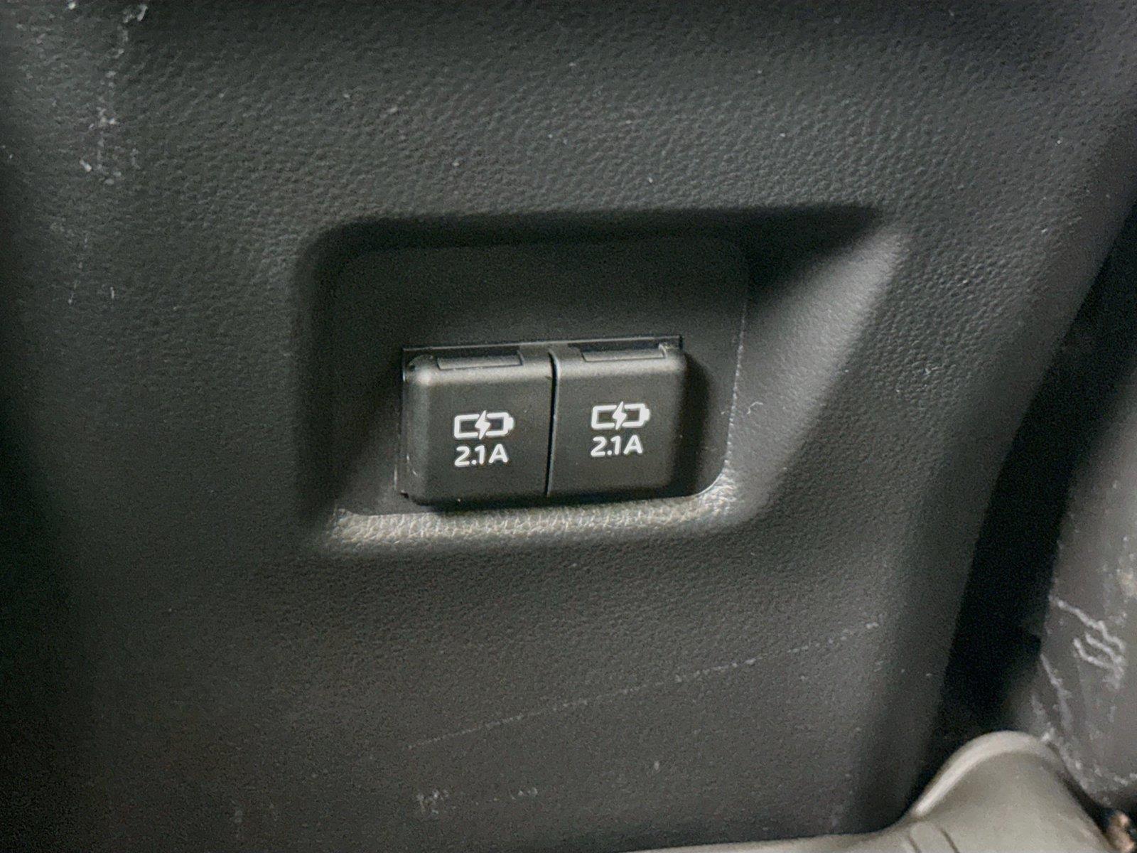 2021 Toyota RAV4 Hybrid XLE Premium photo 38