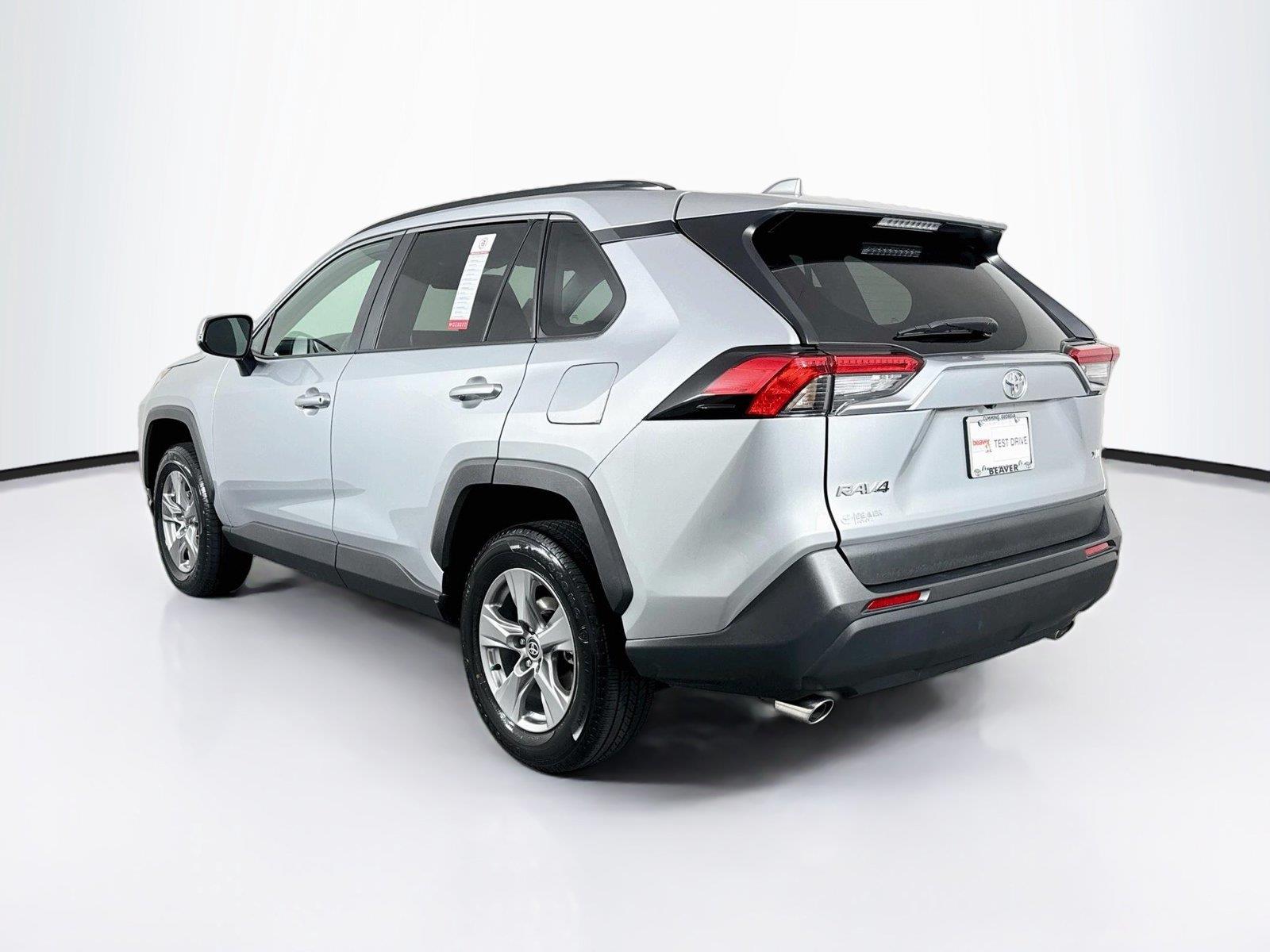 2025 Toyota RAV4 XLE photo 11