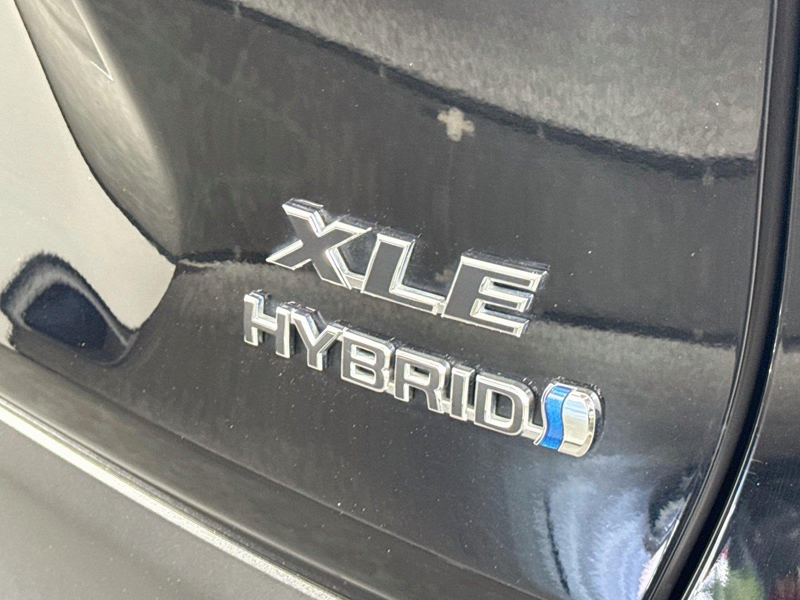 2021 Toyota RAV4 Hybrid XLE Premium photo 13