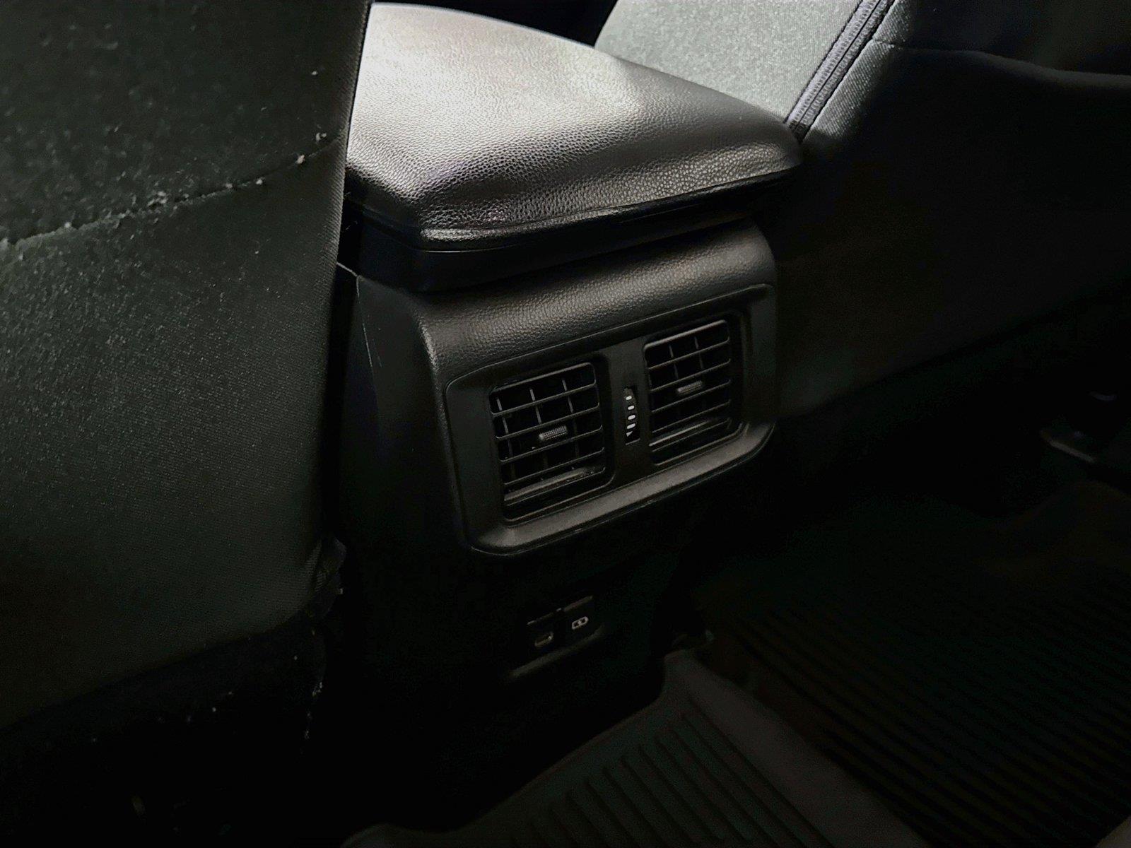 2025 Toyota RAV4 XLE photo 32