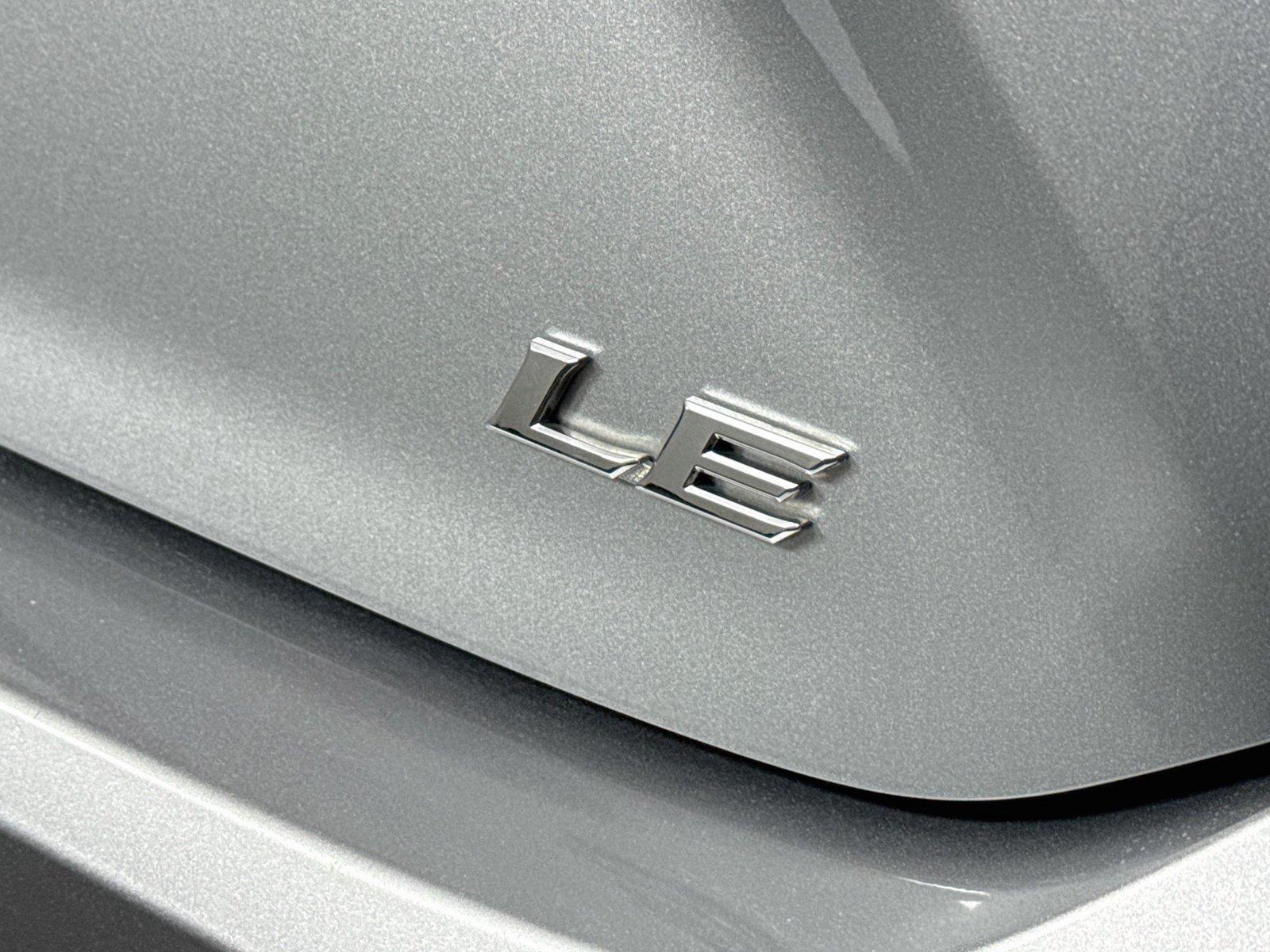 2025 Toyota Camry LE photo 13