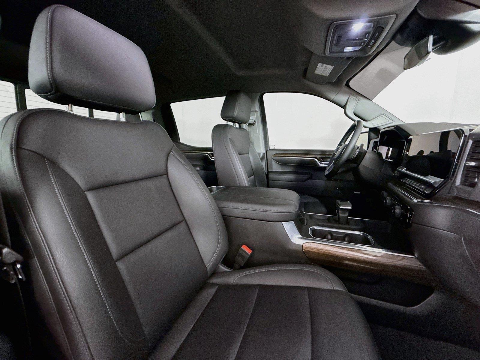 2024 Chevrolet Silverado 1500 RST photo 39