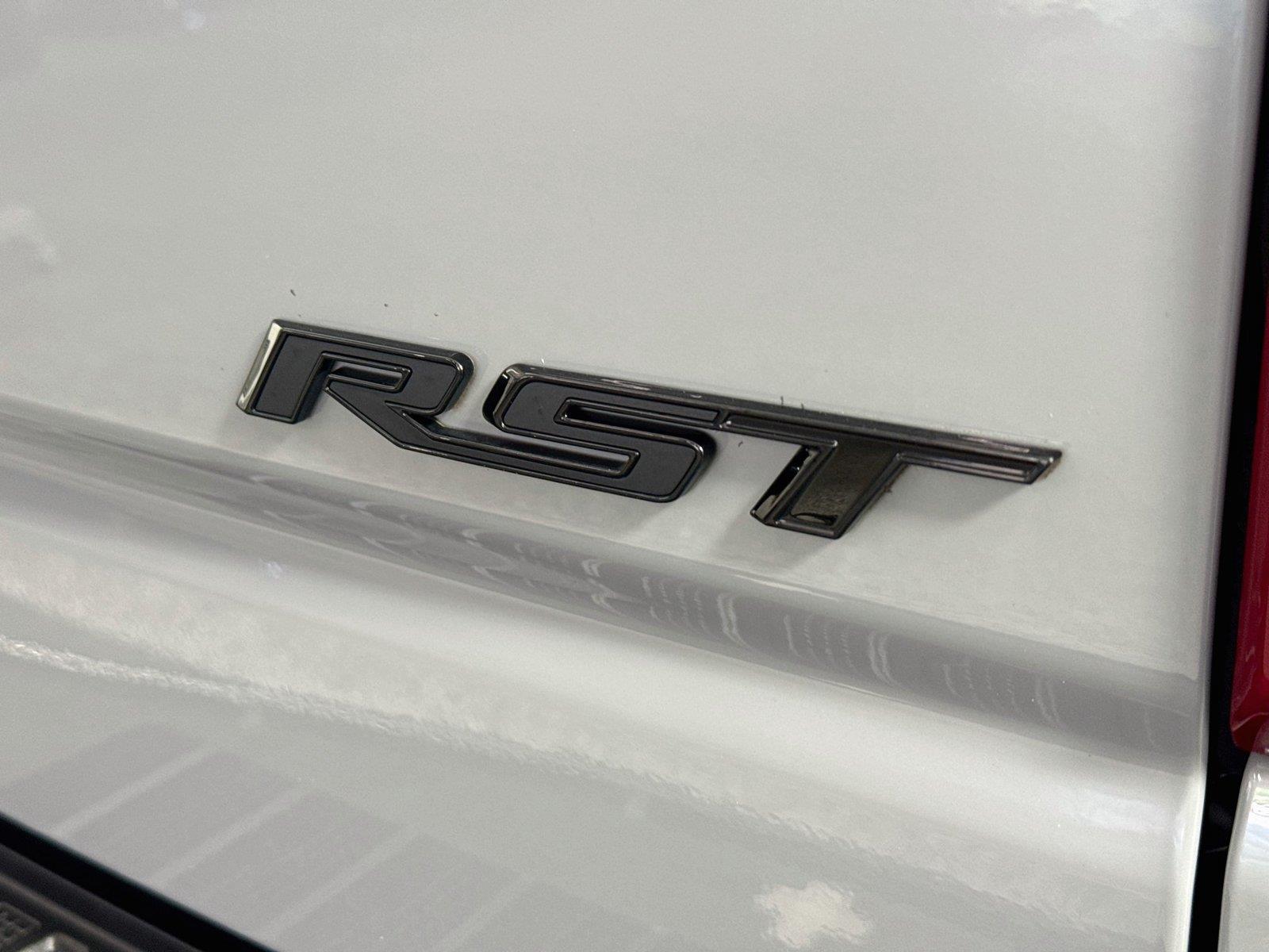 2024 Chevrolet Silverado 1500 RST photo 14