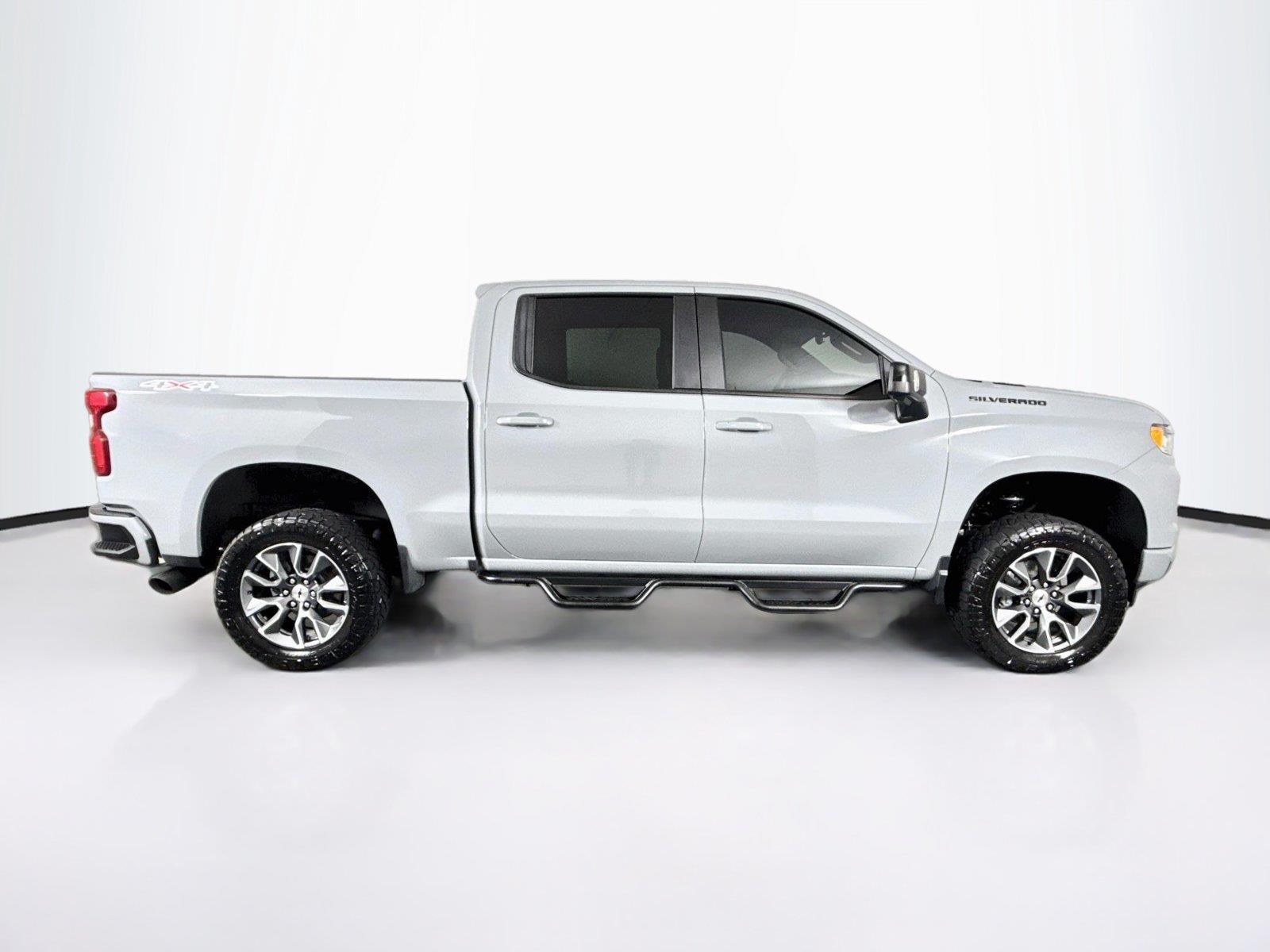 2024 Chevrolet Silverado 1500 RST photo 10