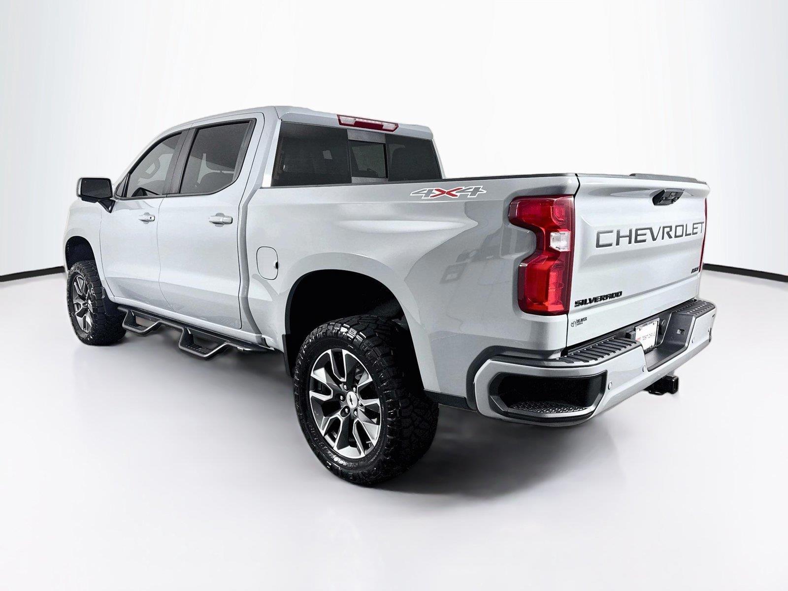2024 Chevrolet Silverado 1500 RST photo 12
