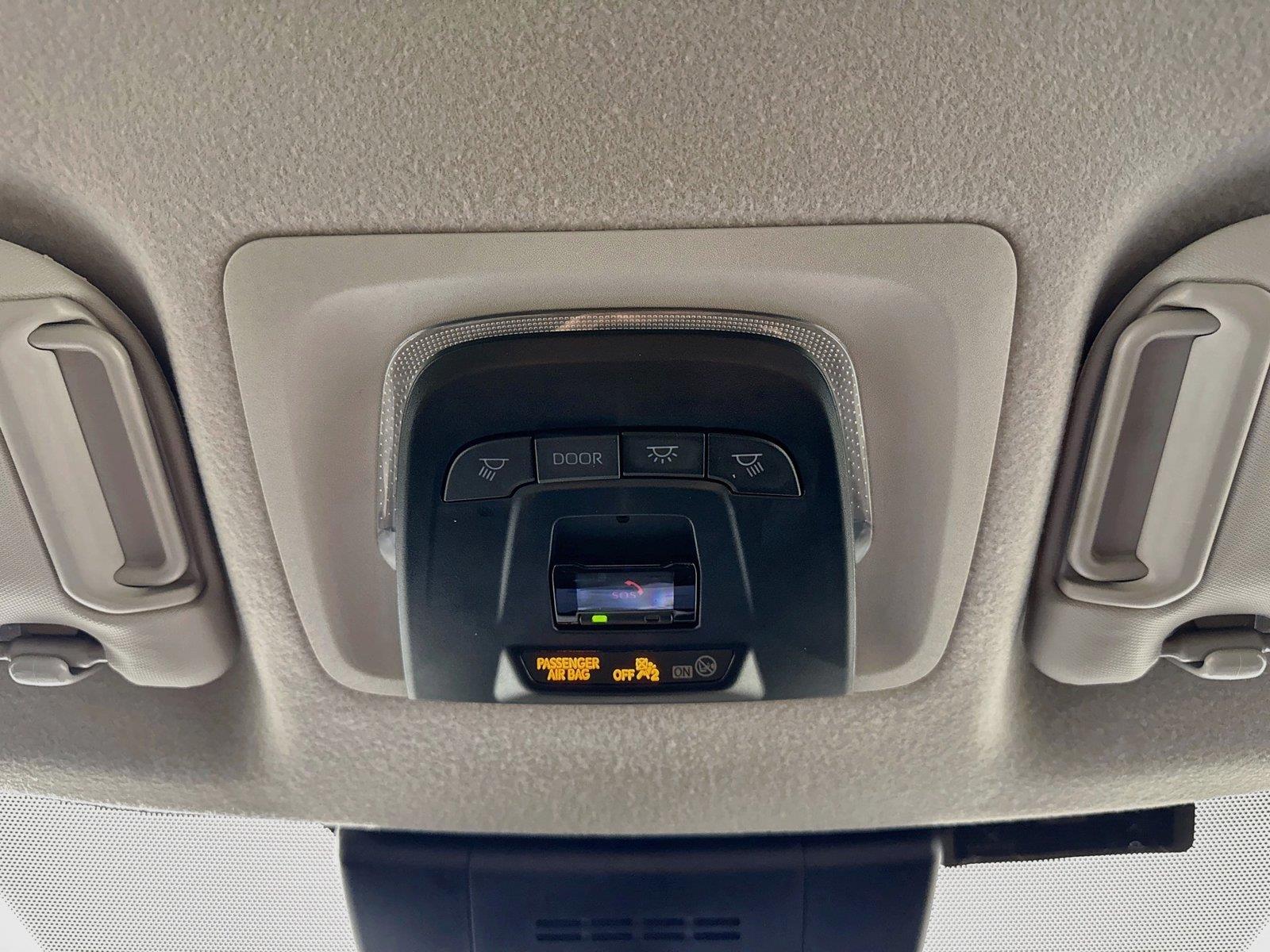 2026 Toyota Corolla Cross XLE photo 5