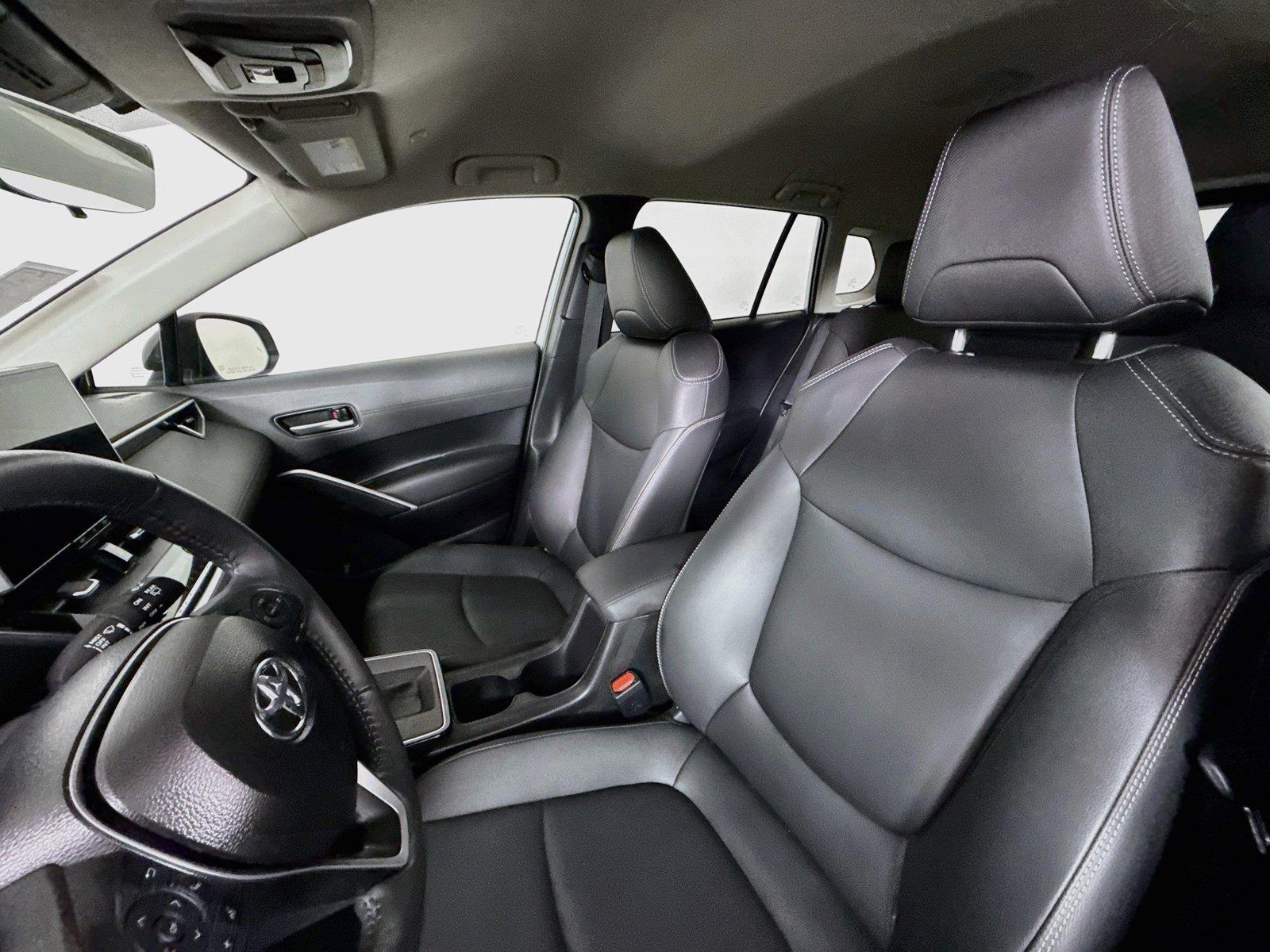 2026 Toyota Corolla Cross XLE photo 2