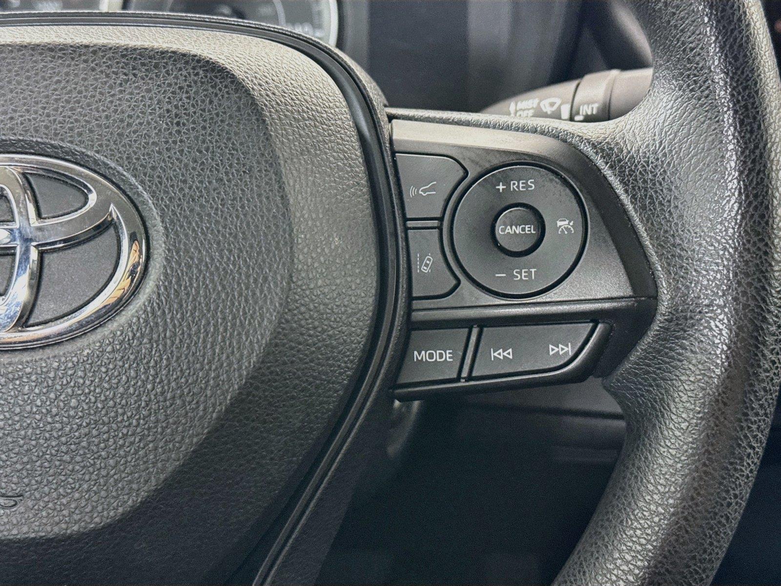 2022 Toyota Corolla LE photo 16