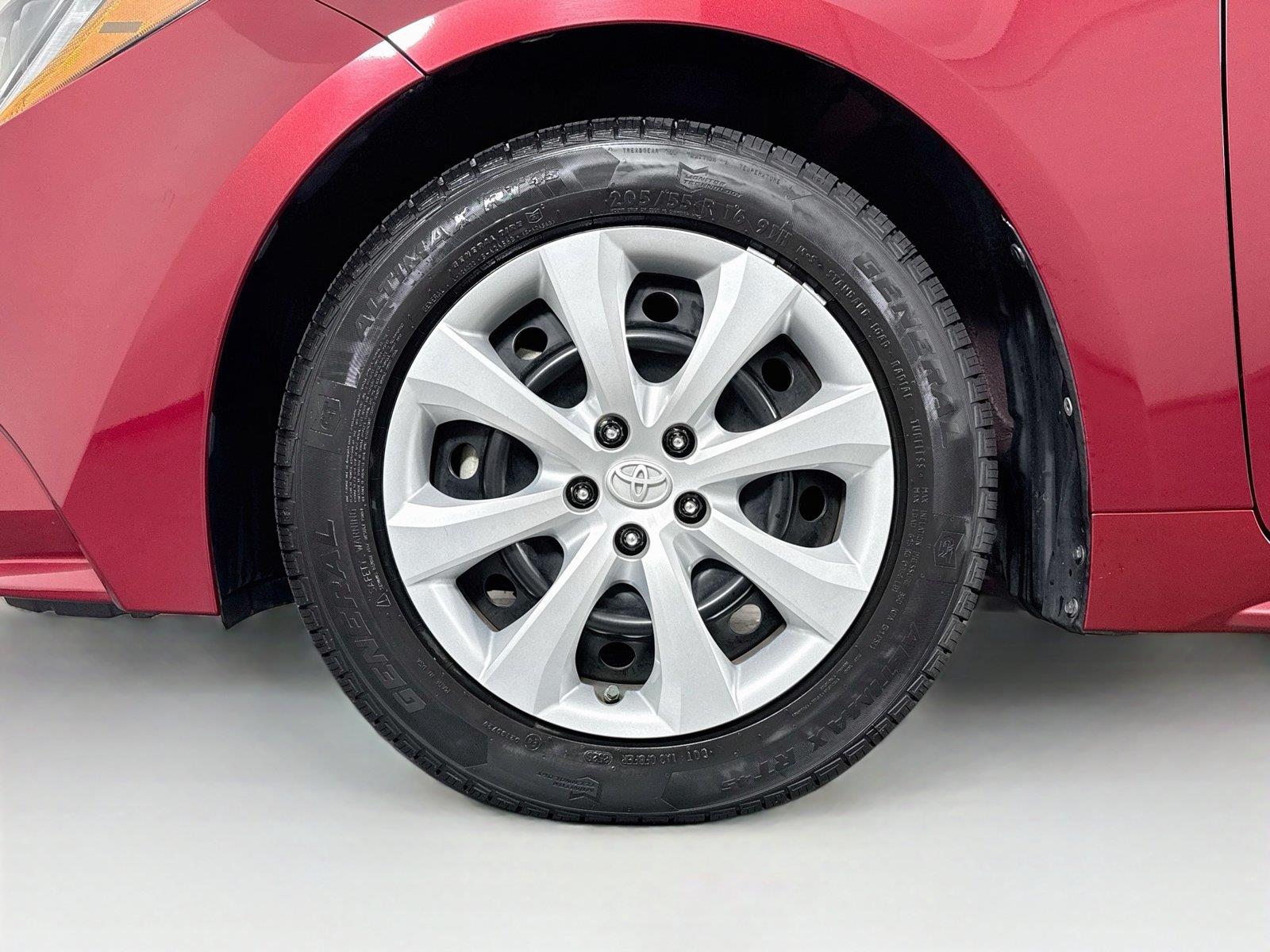 2022 Toyota Corolla LE photo 39