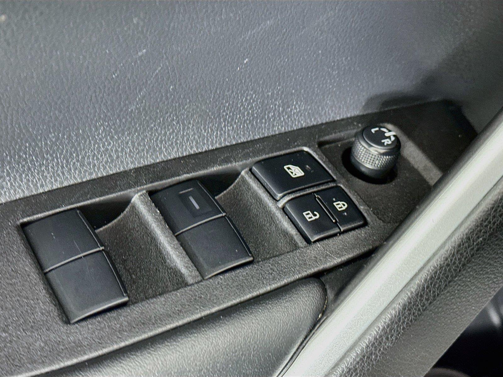 2026 Toyota Corolla Cross XLE photo 27