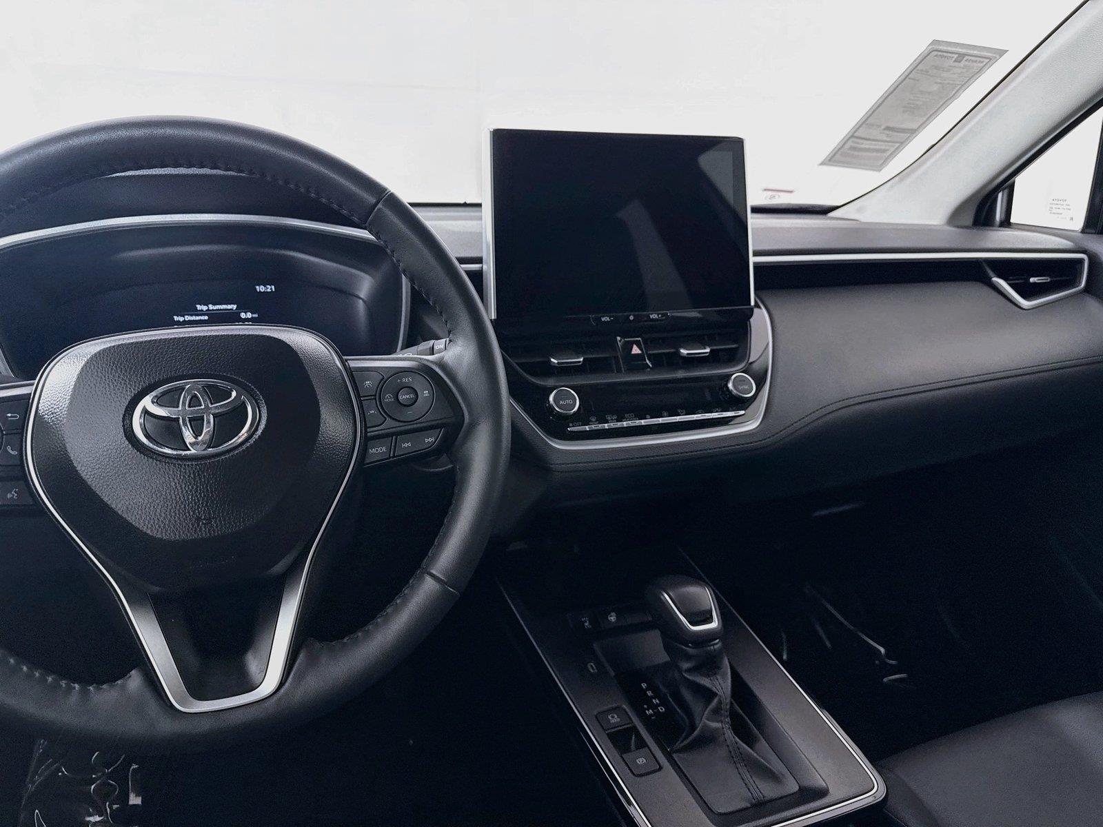 2026 Toyota Corolla Cross XLE photo 31