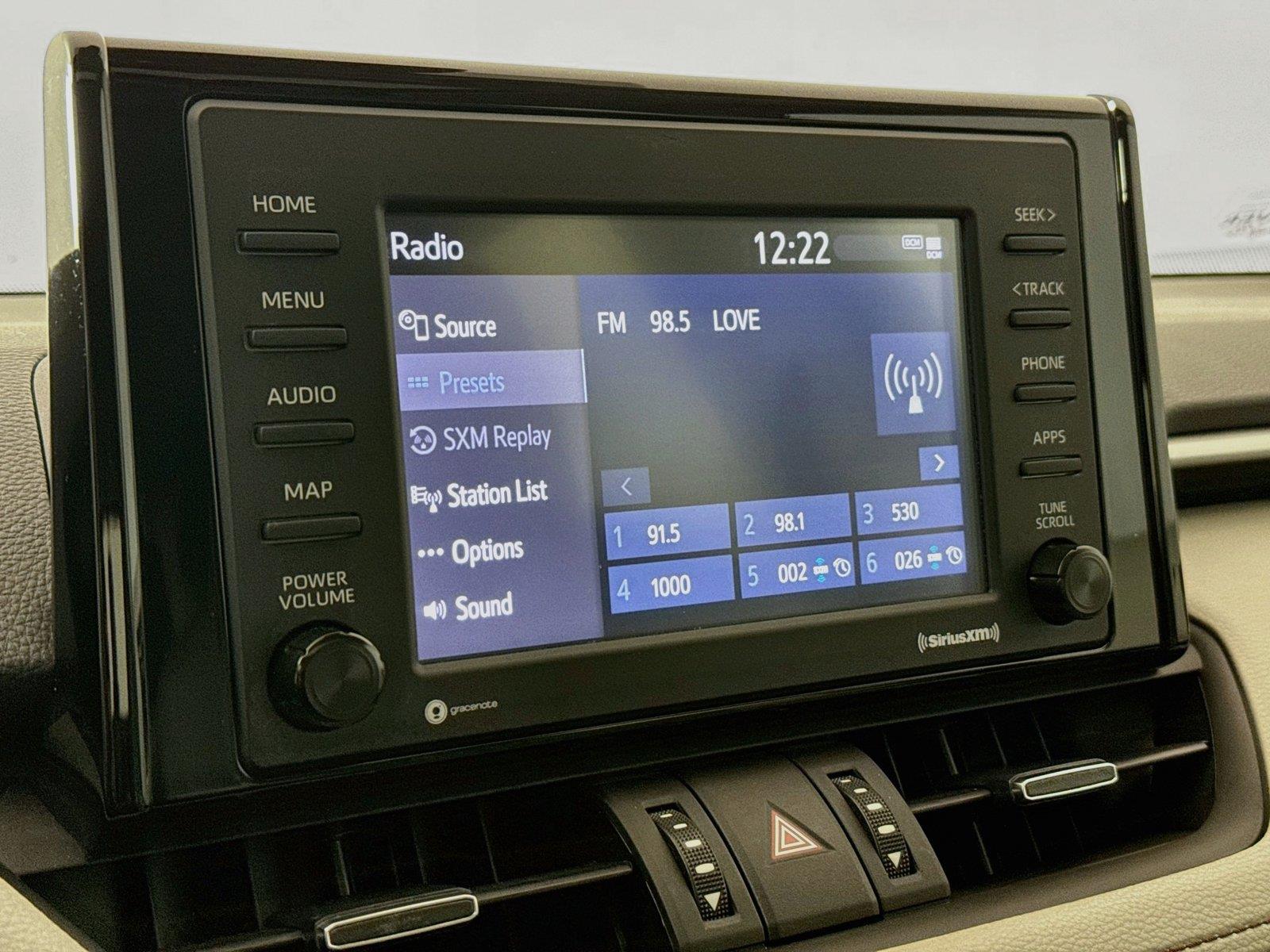 2022 Toyota RAV4 XLE Premium photo 21