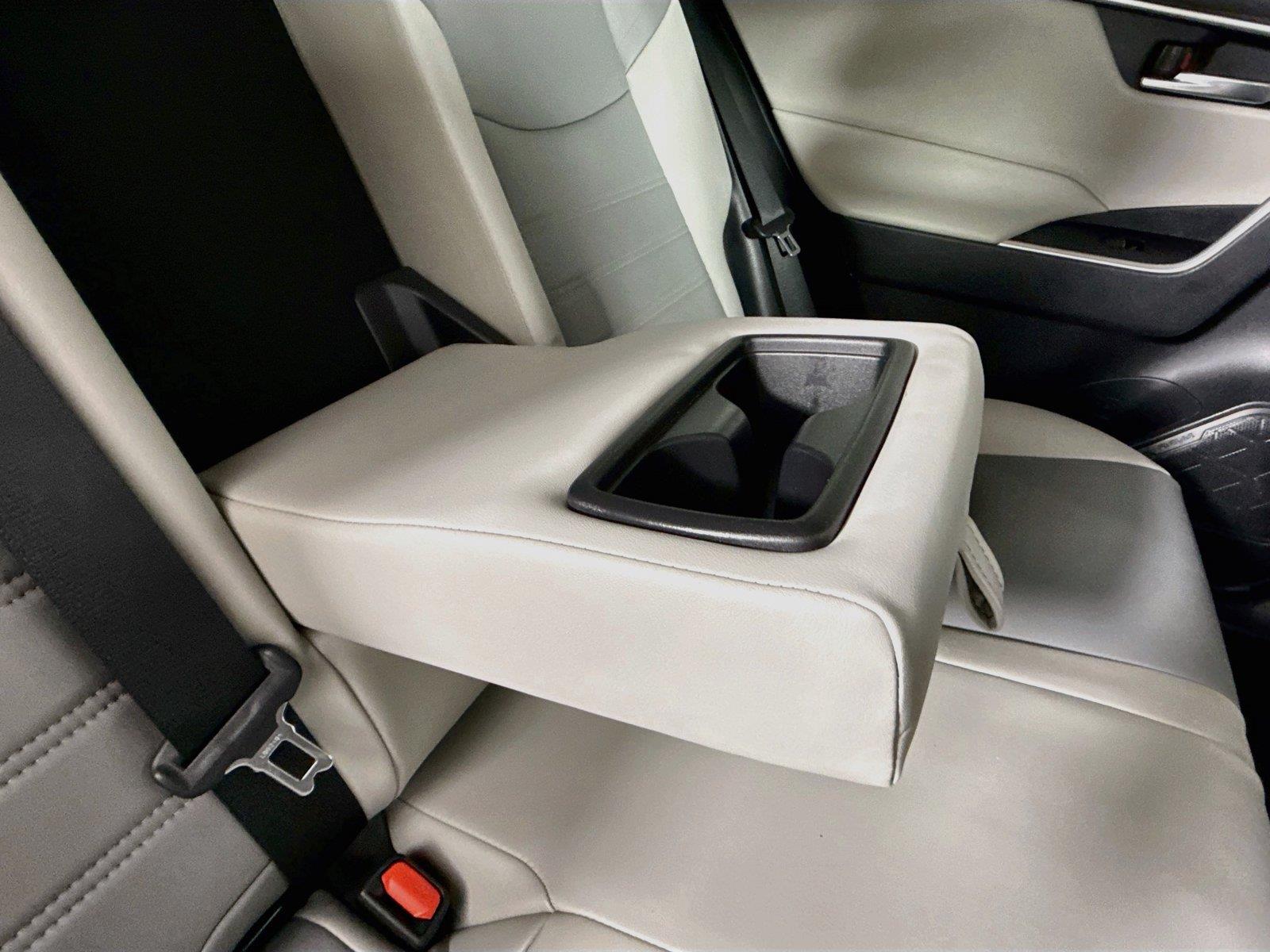 2022 Toyota RAV4 XLE Premium photo 39