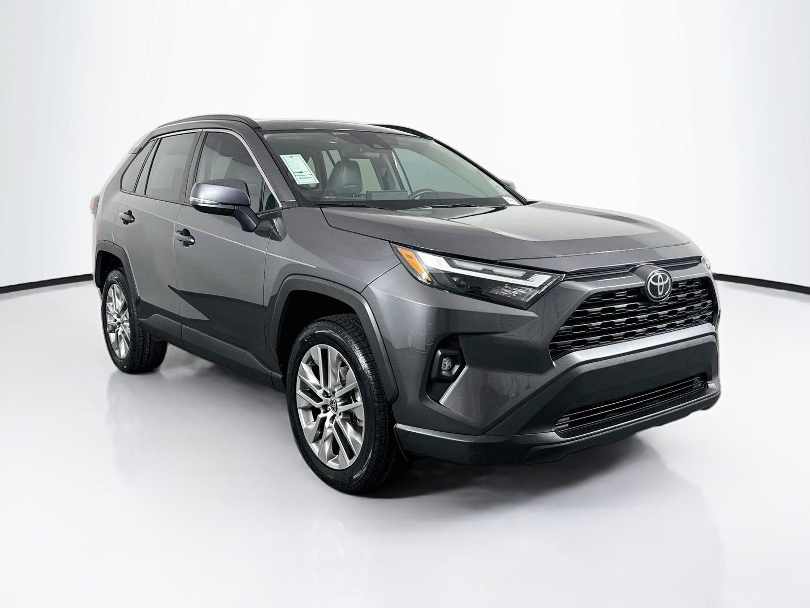 2022 Toyota RAV4 XLE Premium photo 7