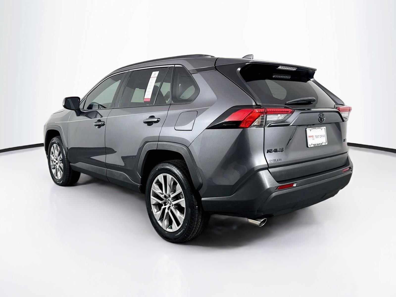 2022 Toyota RAV4 XLE Premium photo 10