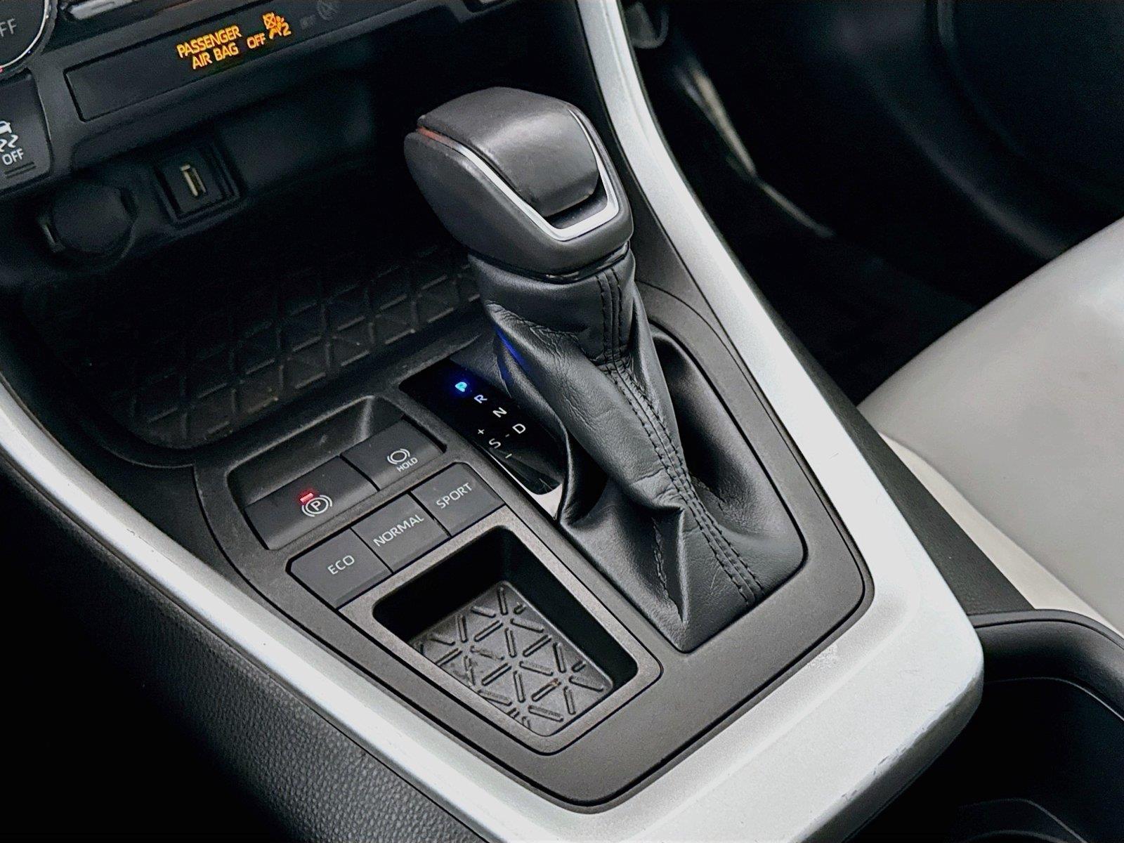 2022 Toyota RAV4 XLE Premium photo 24