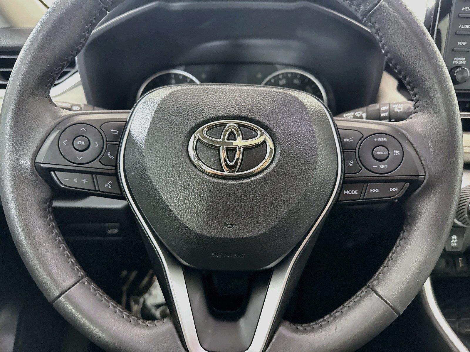 2022 Toyota RAV4 XLE Premium photo 14