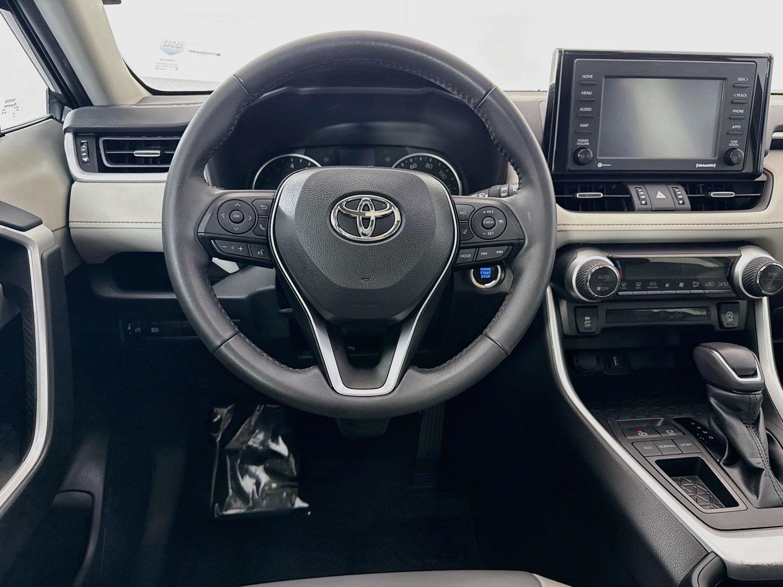 2022 Toyota RAV4 XLE Premium photo 28