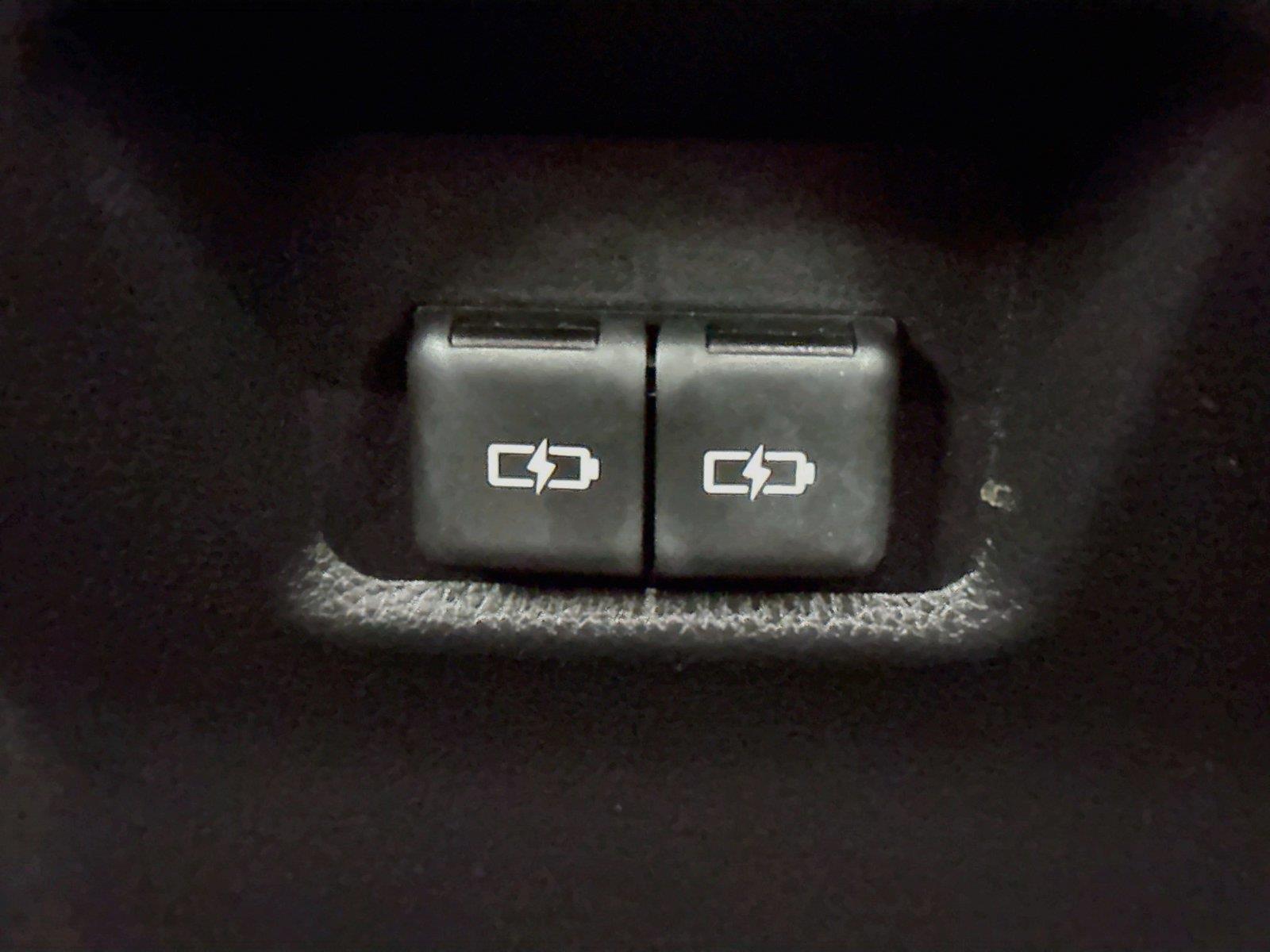 2022 Toyota RAV4 XLE Premium photo 34