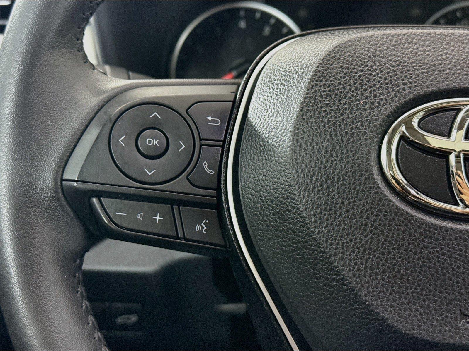 2022 Toyota RAV4 XLE Premium photo 15