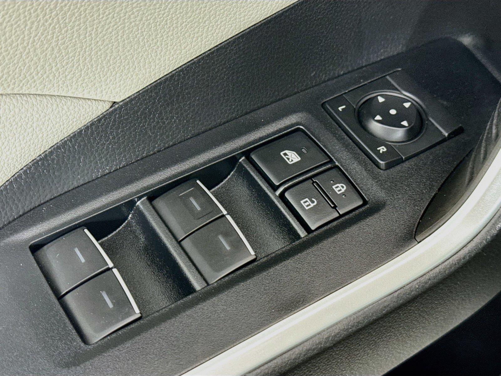 2022 Toyota RAV4 XLE Premium photo 25