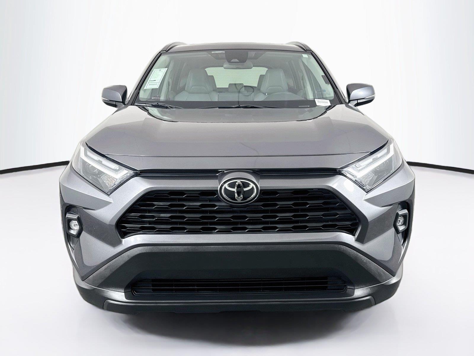 2022 Toyota RAV4 XLE Premium photo 6