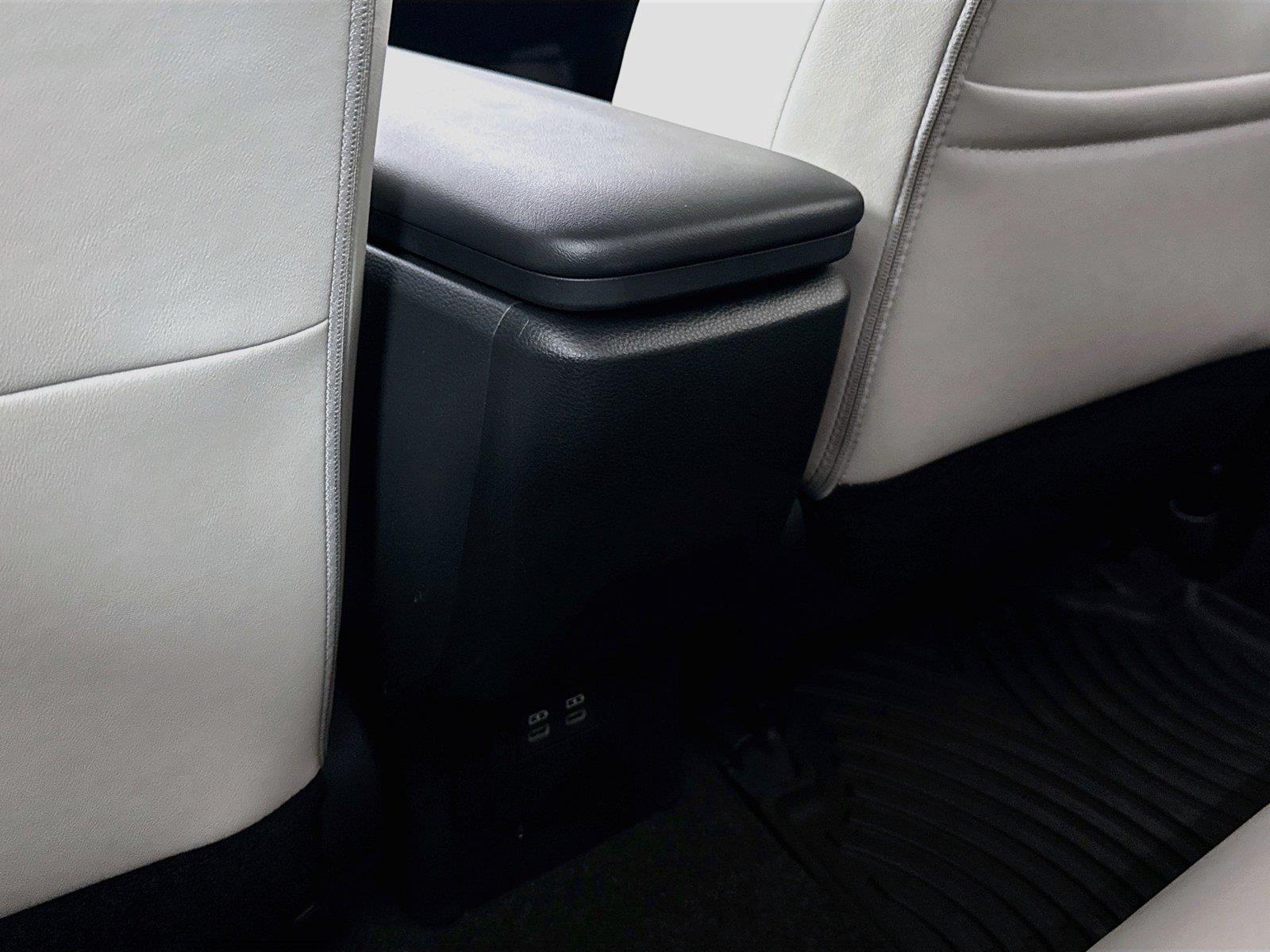 2026 Toyota Prius XLE photo 34
