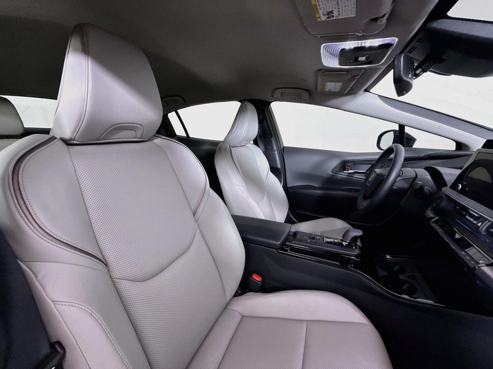 2026 Toyota Prius XLE photo 39