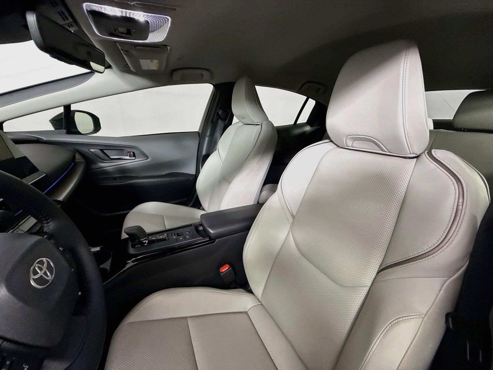 2026 Toyota Prius XLE photo 2