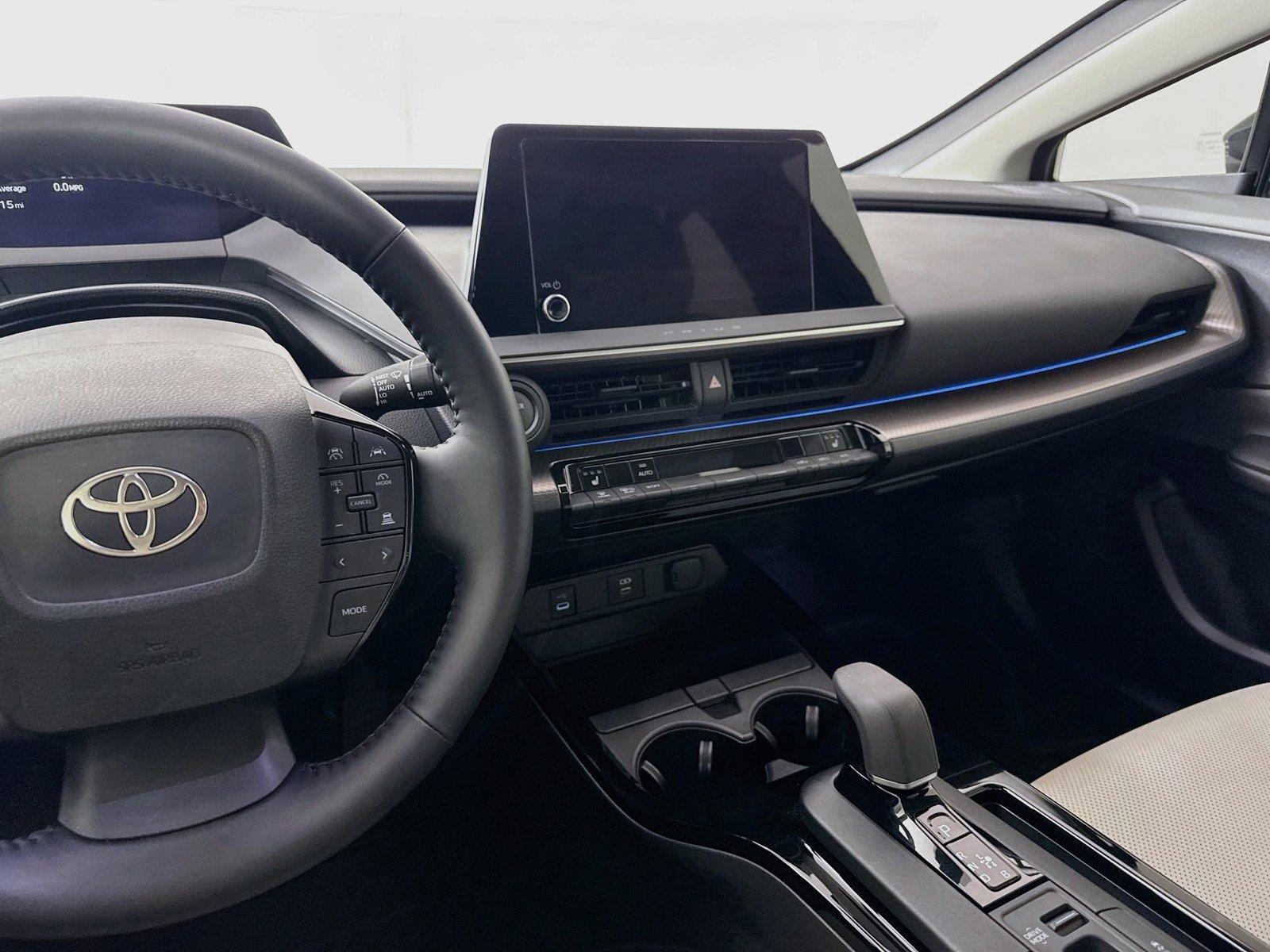 2026 Toyota Prius XLE photo 31