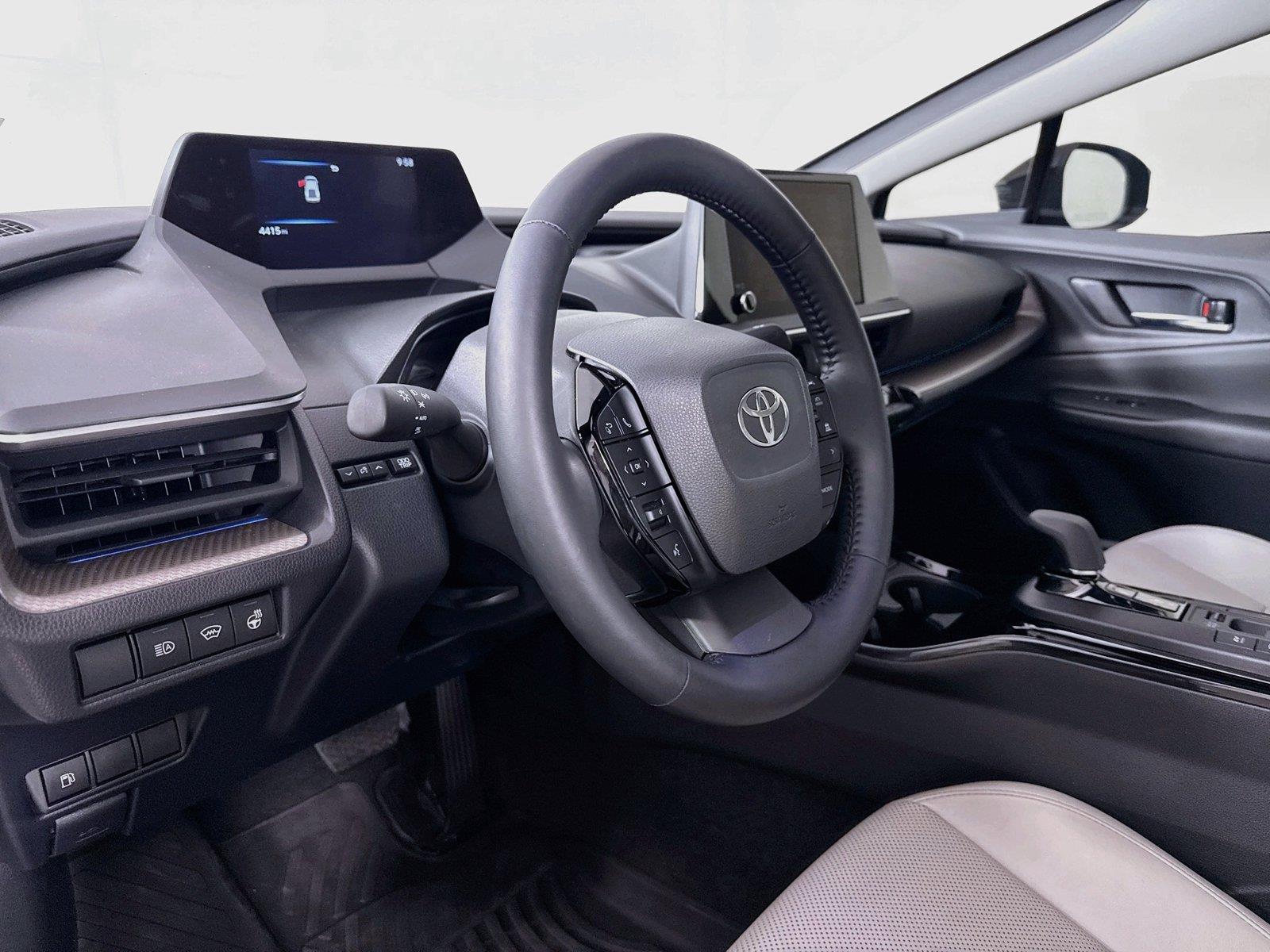 2026 Toyota Prius XLE photo 3
