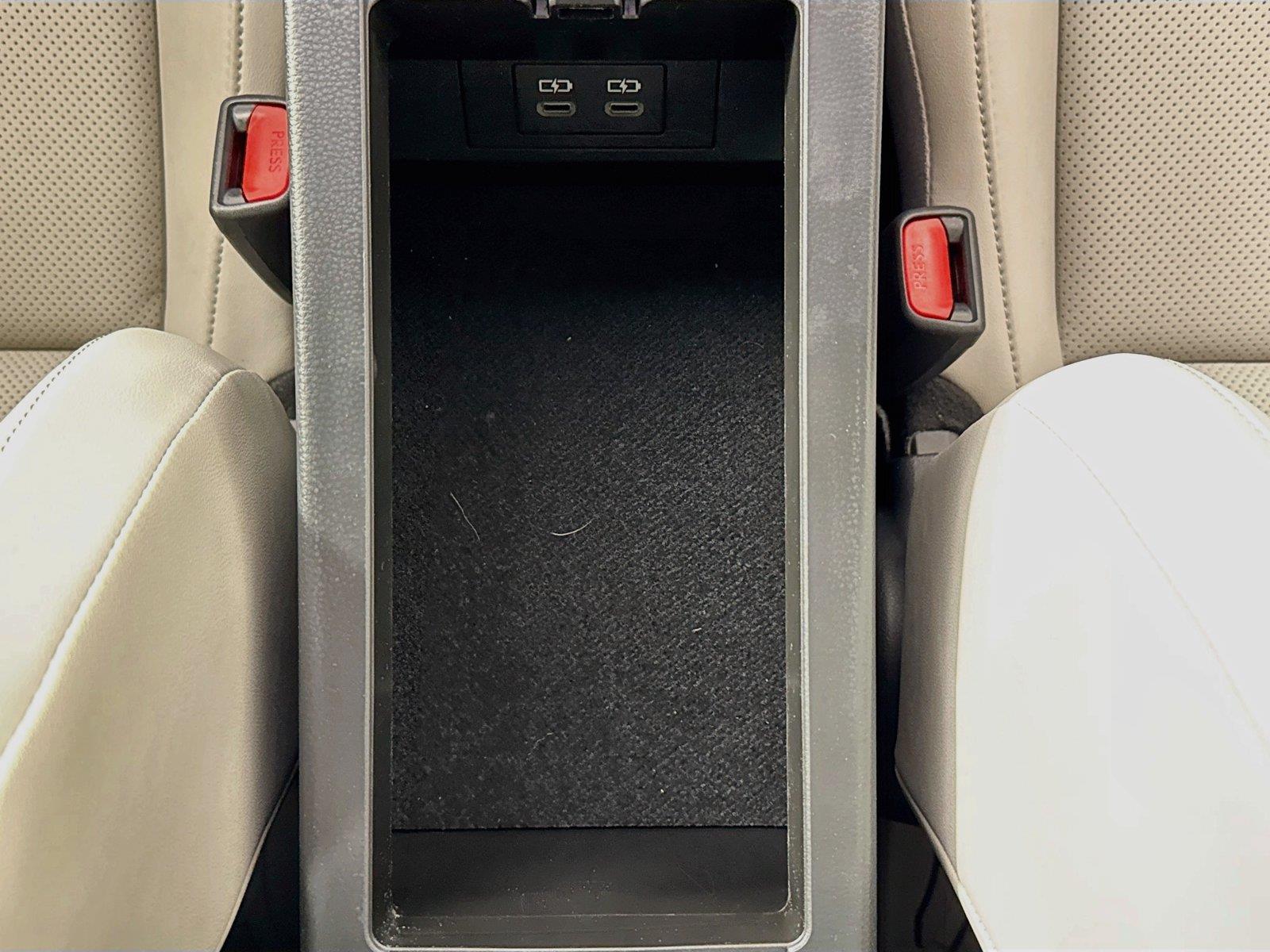 2026 Toyota Prius XLE photo 32