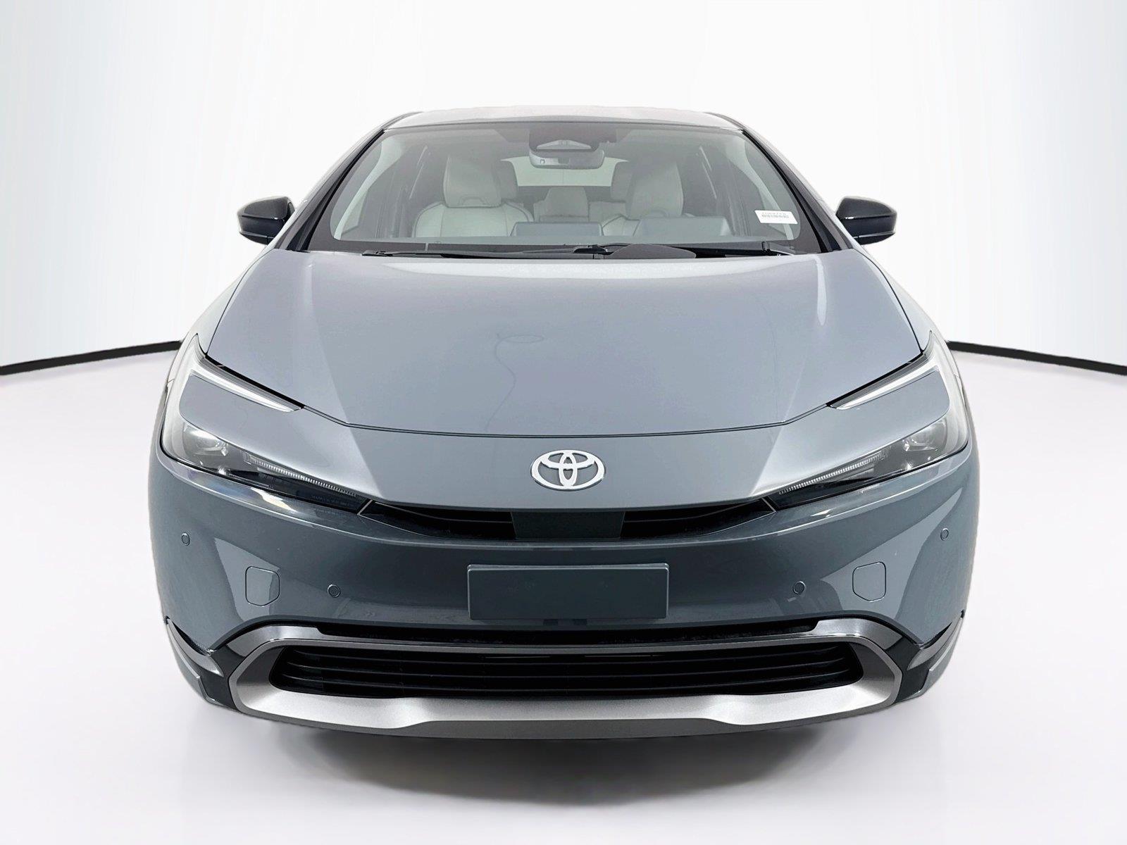 2026 Toyota Prius XLE photo 8