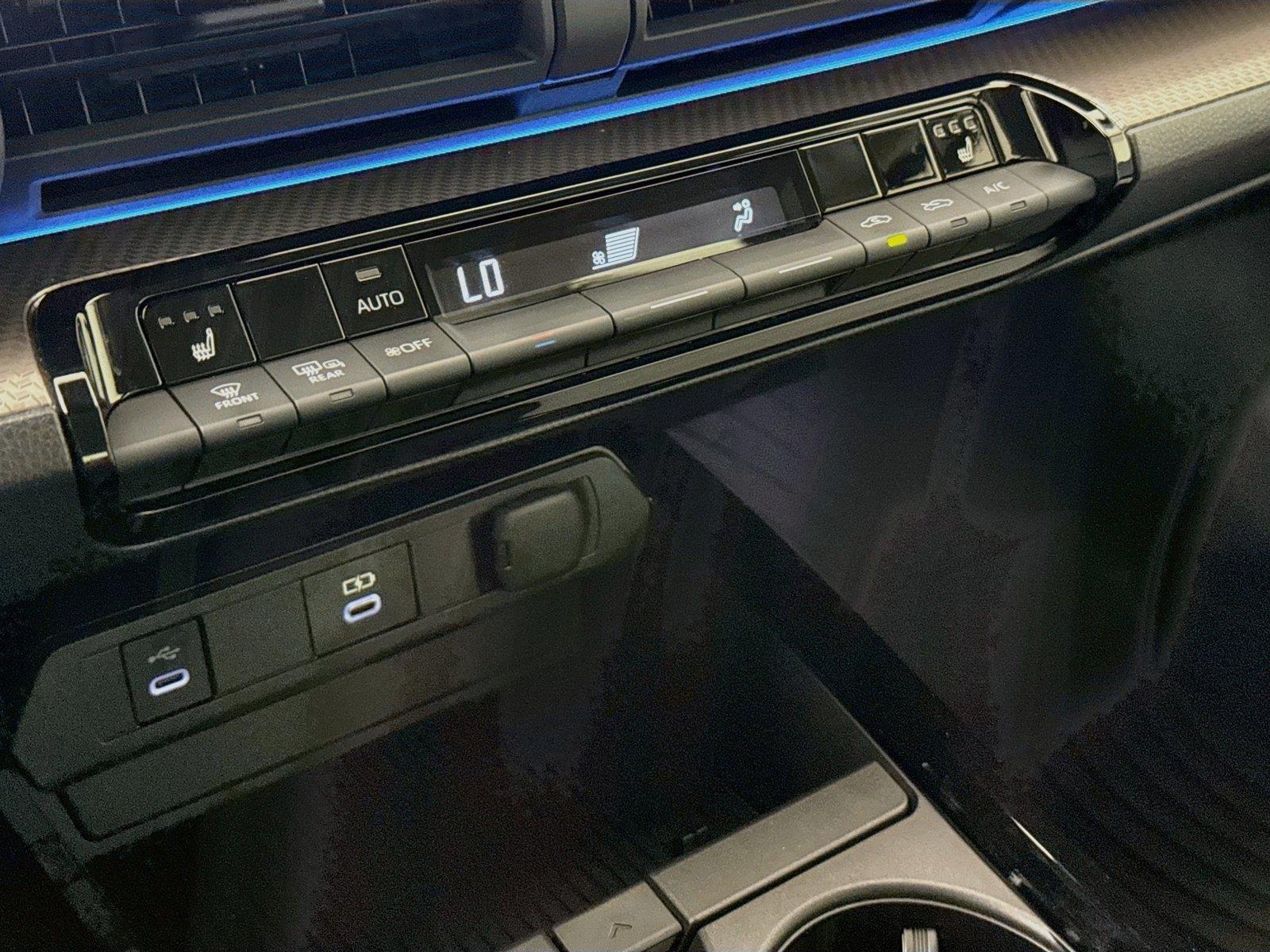2026 Toyota Prius XLE photo 25