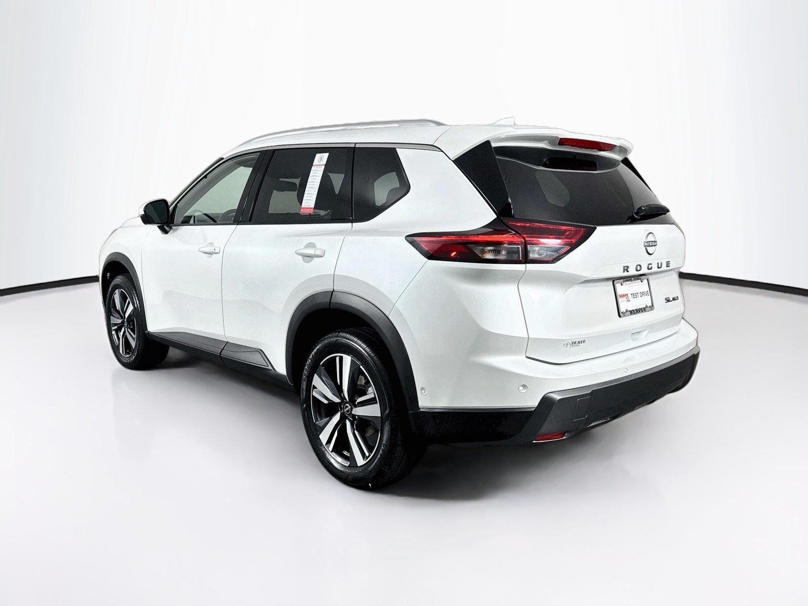 2026 Nissan Rogue SL photo 12