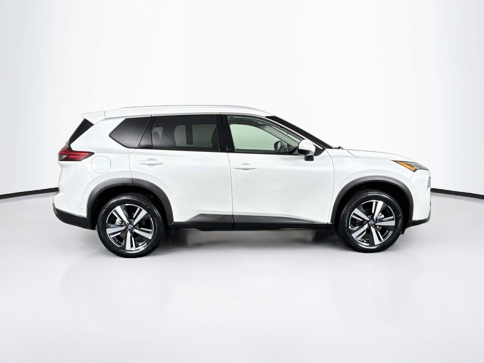 2026 Nissan Rogue SL photo 10